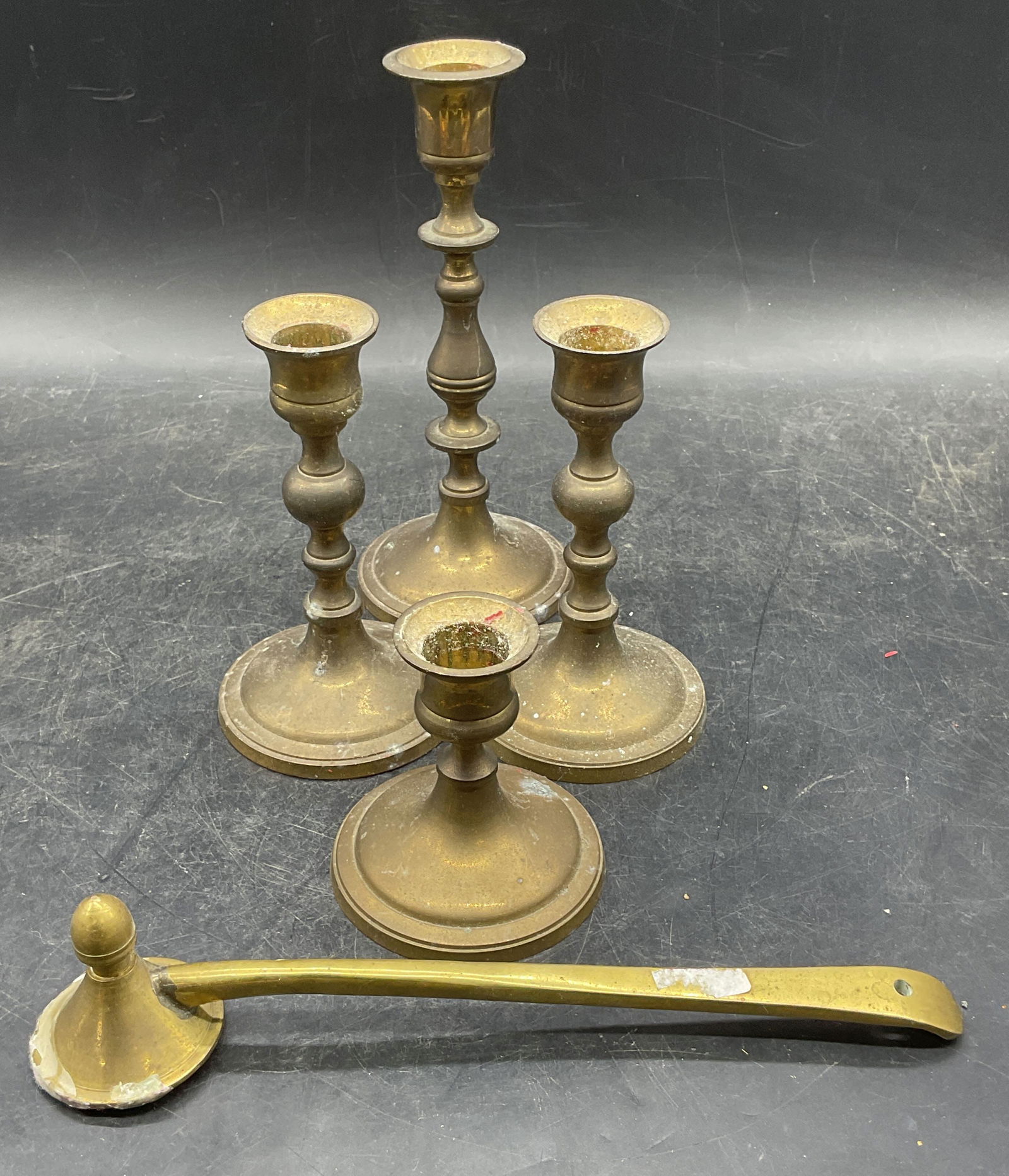 Lot 5 vintage Brass Candlesticks & Snuffer (1 of 6)