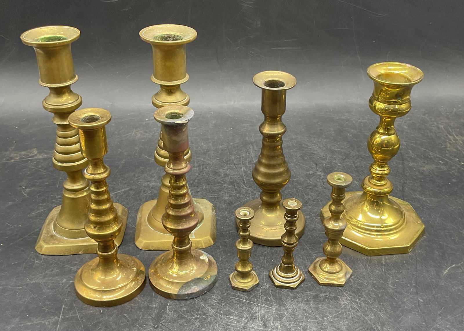 Lot 9 Vintage Brass Candlesticks, England (1 of 8)