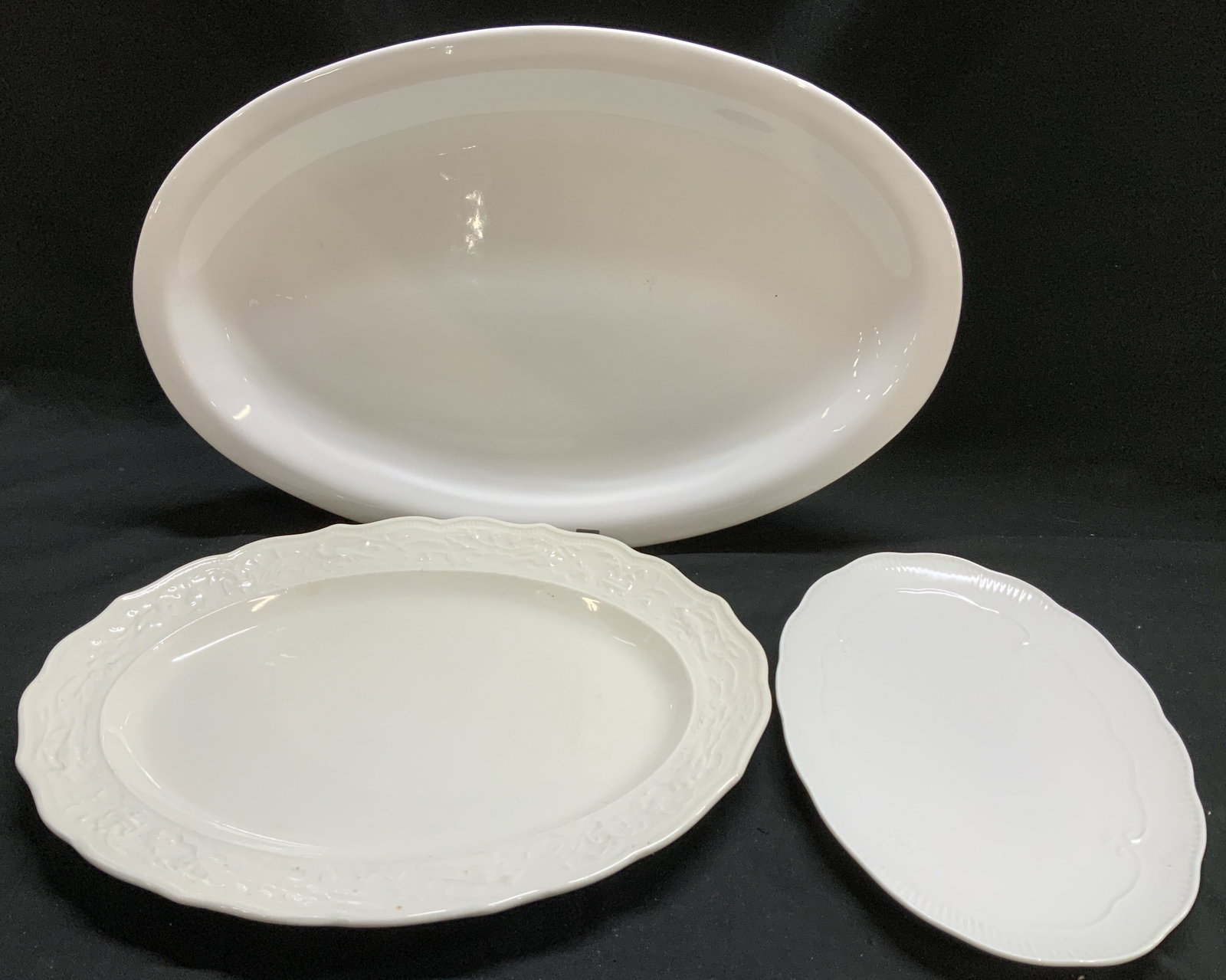 Lot 3 White Oval Platters, CERIART S.A. PORTUGAL+ (1 of 8)