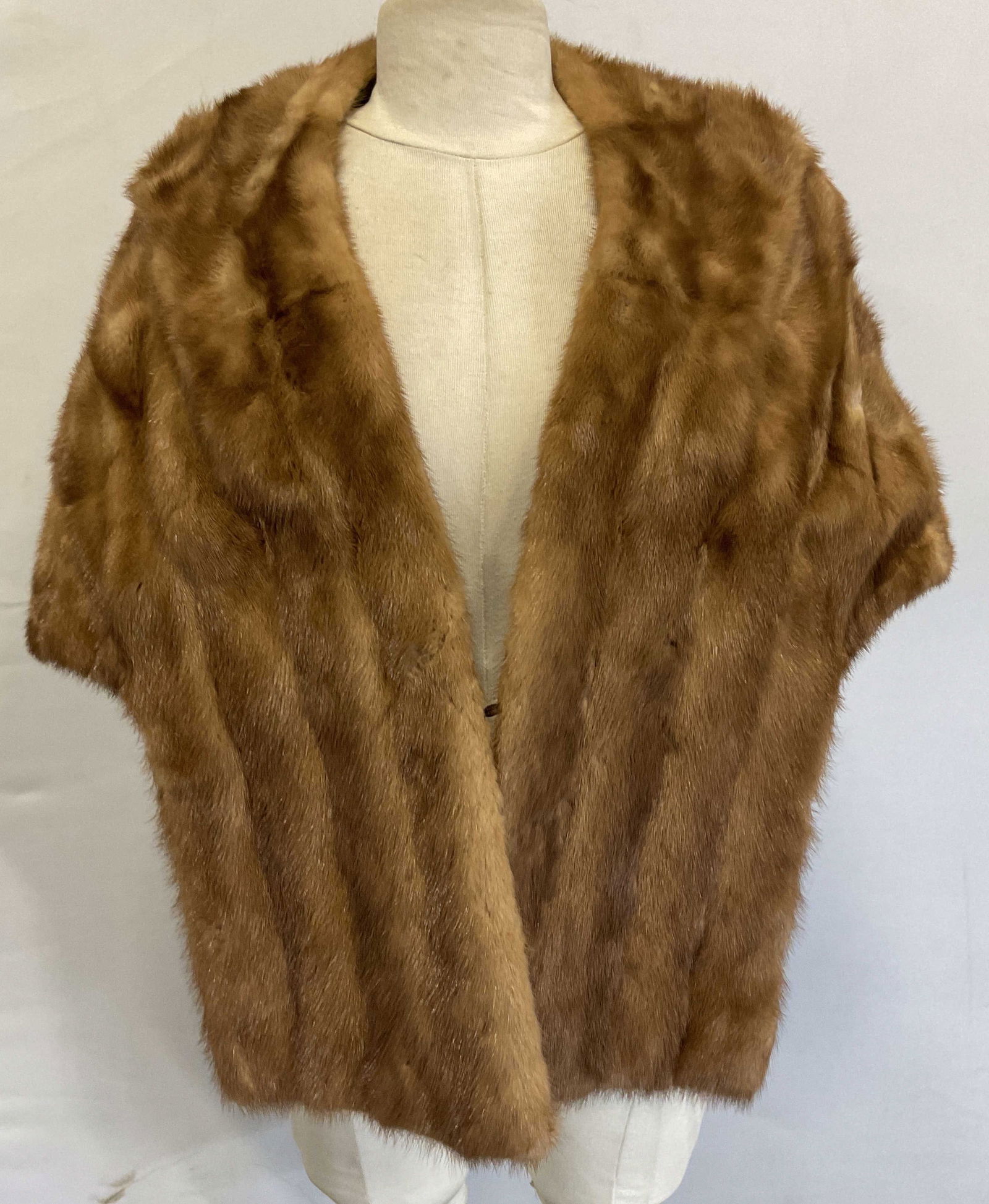 Adam Meldrum & Anderson Tan Mink Fur Cape (1 of 6)