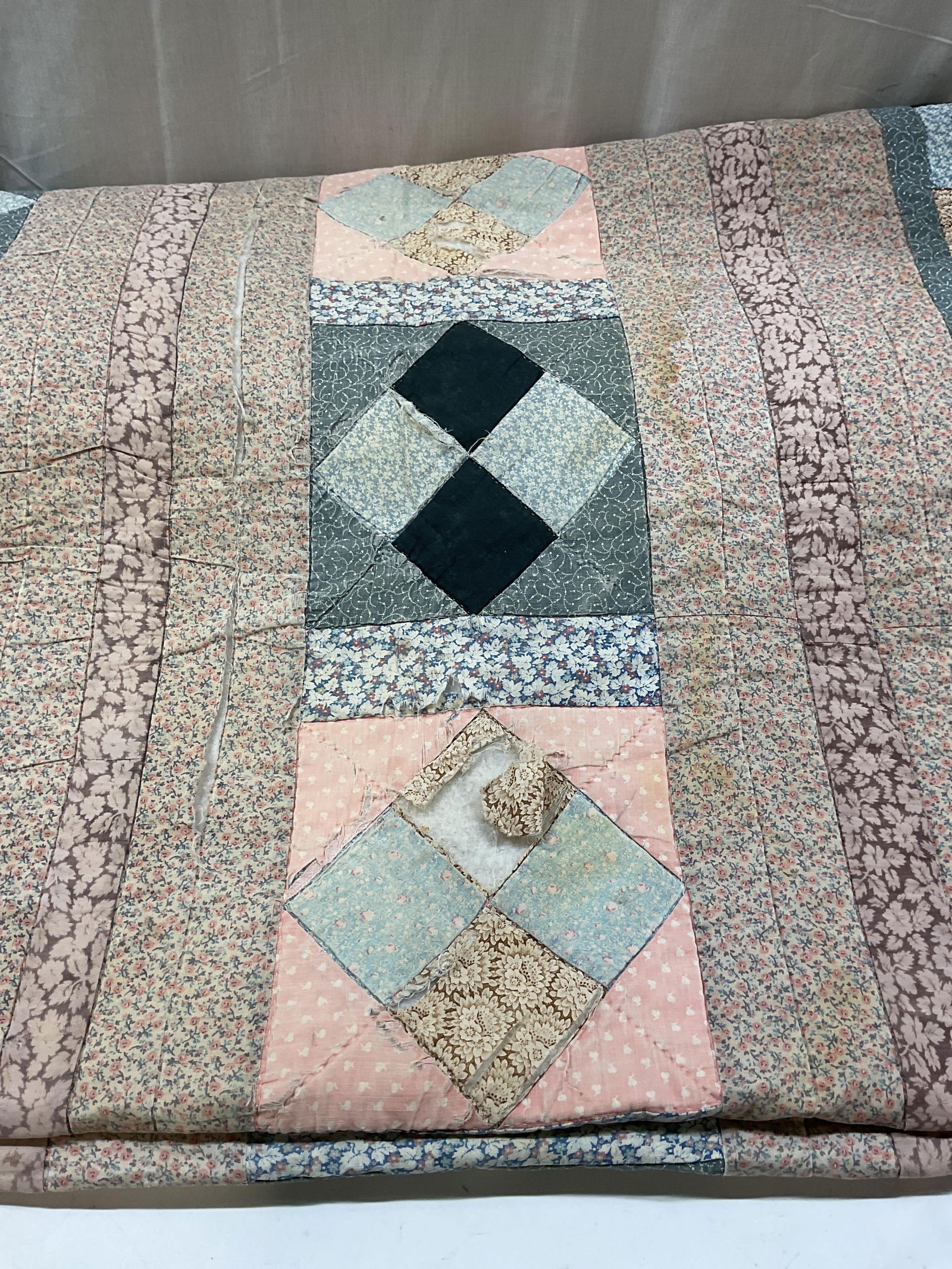 Vintage Handmade Pink Blue Patchwork Quilt - 5