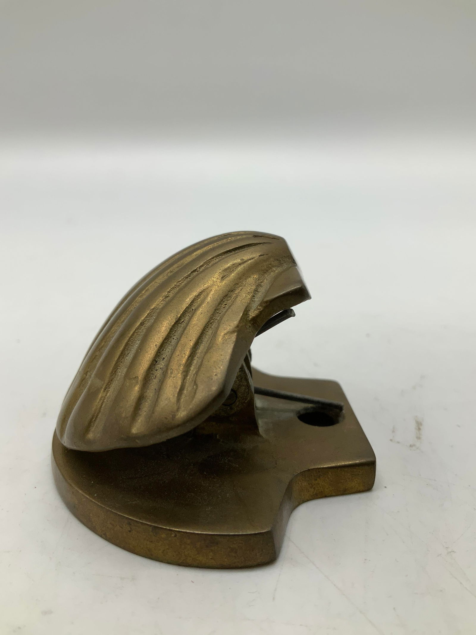 Vntg Solid Brass Clam Shell Clip - 2