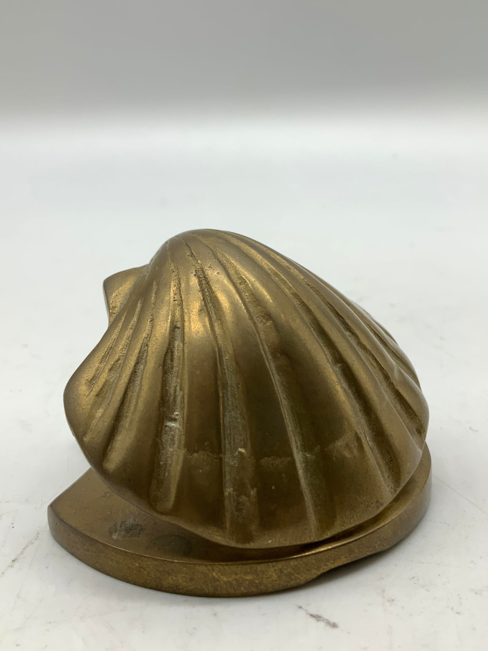 Vntg Solid Brass Clam Shell Clip - 5