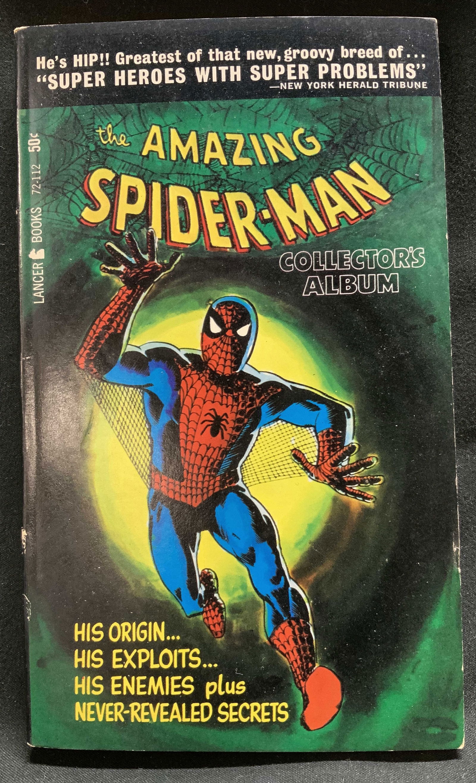 1966 Amazing Spider Man Collectors Album Bk LEE: Spider-Man Collectors Album. Written by Stan Lee. Master of the spoken word. Illustrated by Steve Ditko. Dean of dramatic drawings. A Lancer Book, NY. Copyright 1966 by the Marvel Comics Group. Printe
