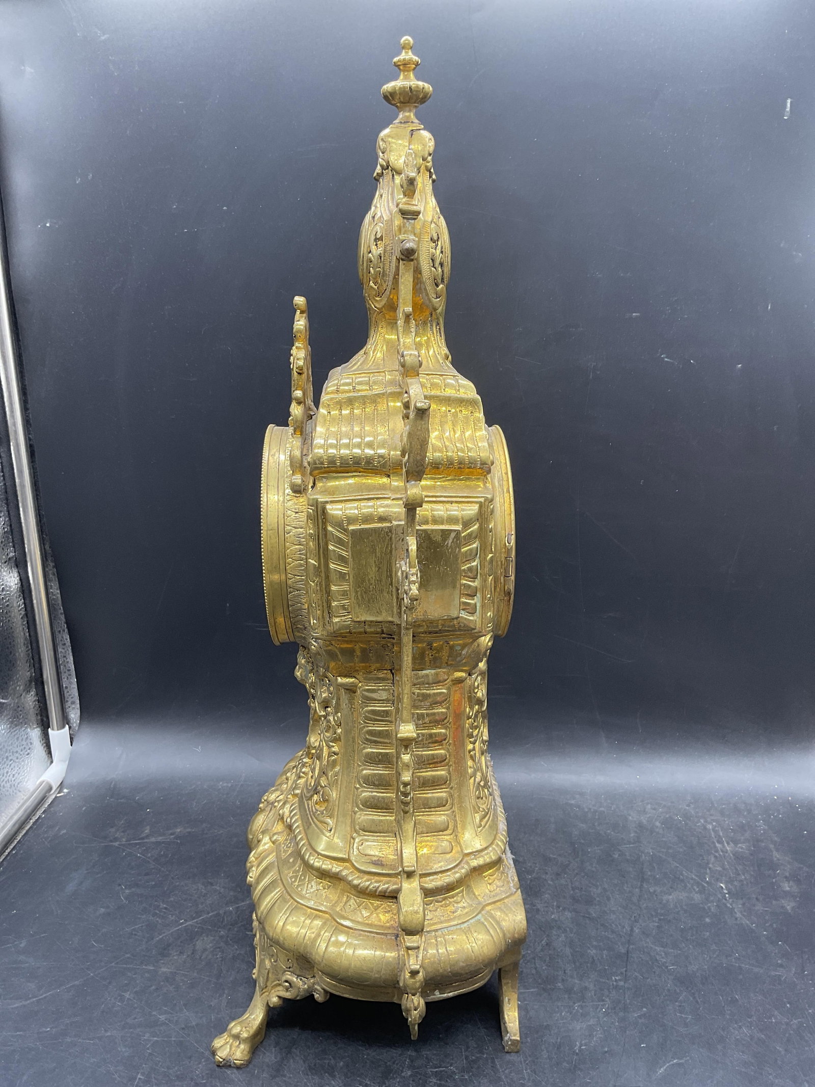 Antique French Gilt Ormolu Mantel Clock - 6