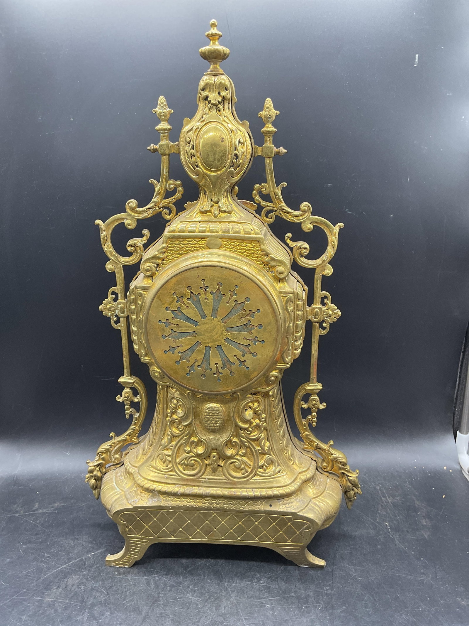 Antique French Gilt Ormolu Mantel Clock - 8