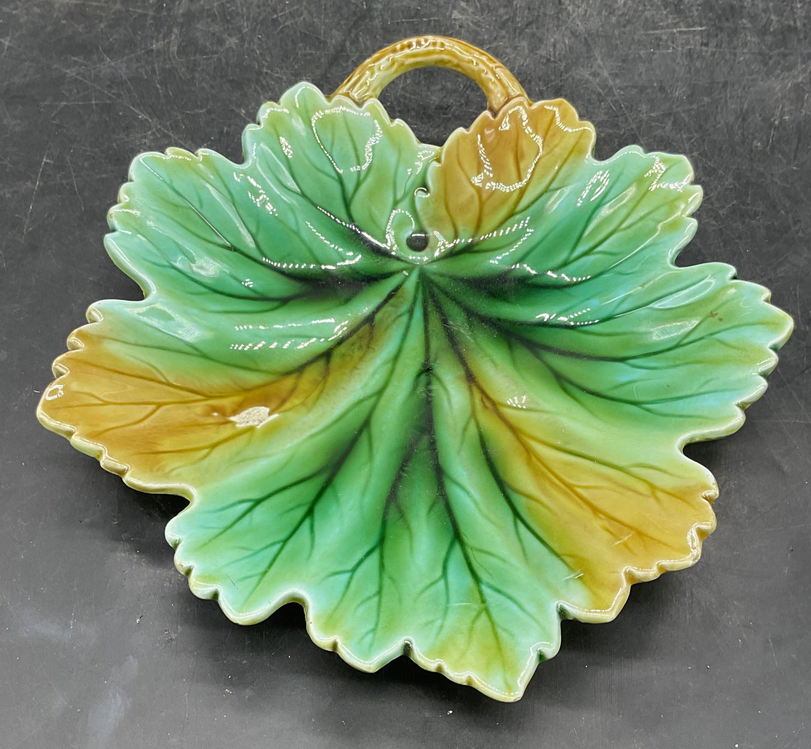 Vintage Signed Ceramic Leaf Dish (1 of 6)