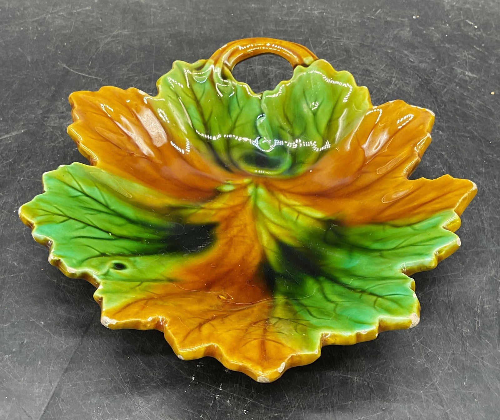 Vintage Green Ceramic Leaf Dish (1 of 6)