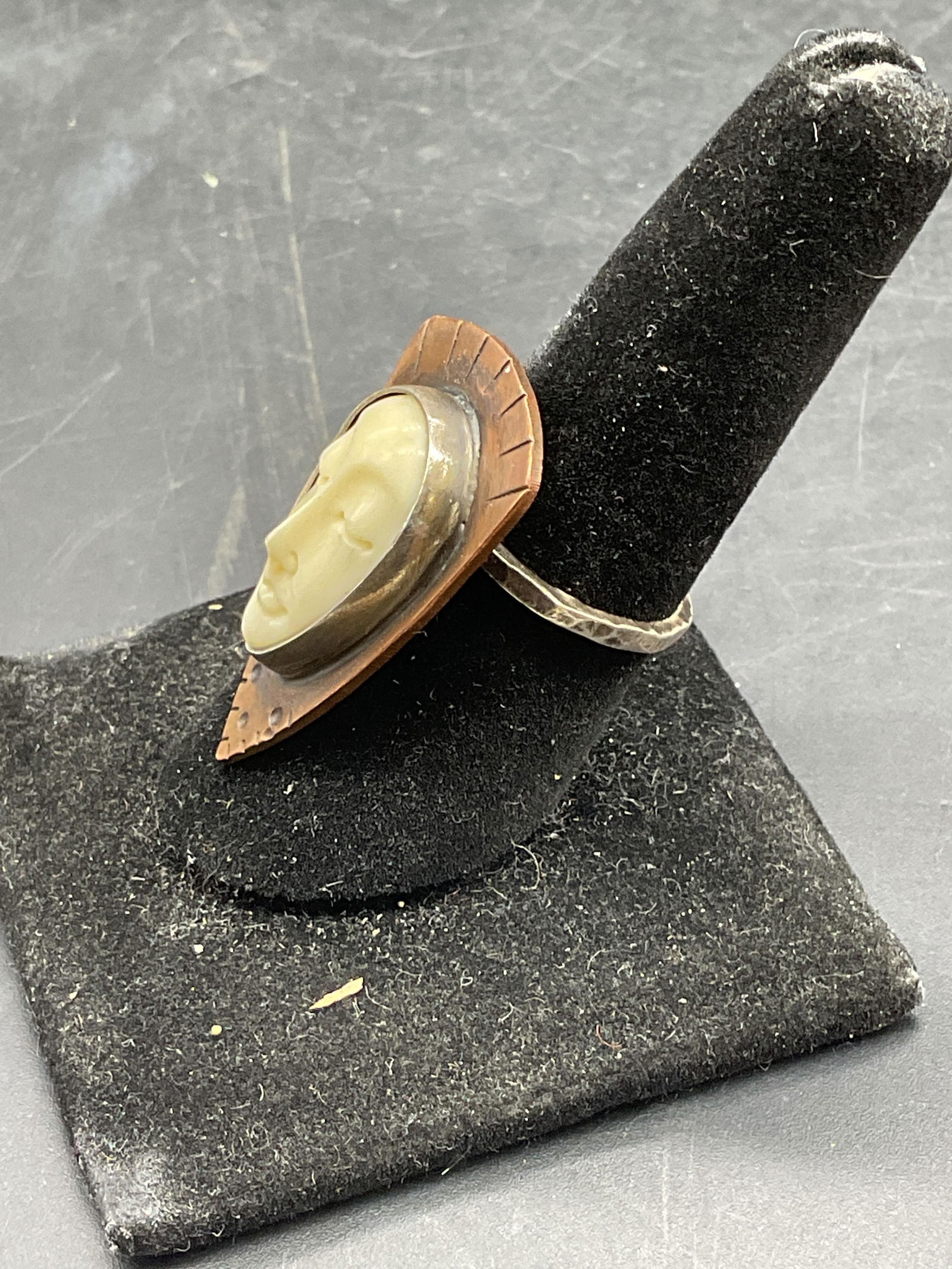 Signed Sterling Silver Carved Face Ring - 3