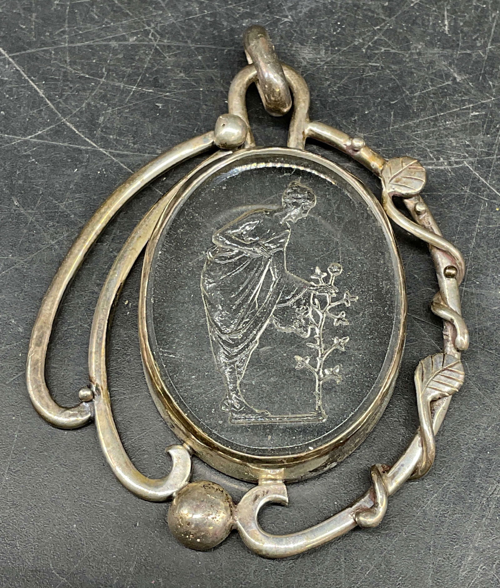 Liz Ron Sterling Silver Cameo Pendant (1 of 6)