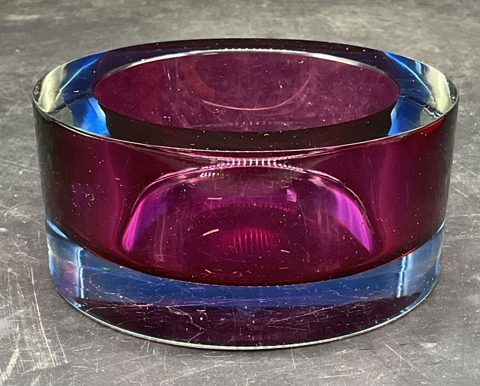 MCM Purple Blue Sommerso Art Glass Bowl: Mid century modern Sommerso art glass bowl in clear, purple, and blue. Style of Mario Pinzoni or Flavio Poli, no signature or marks observed. Measures approx. 4.75 x 2 inches. Wear including scratchin