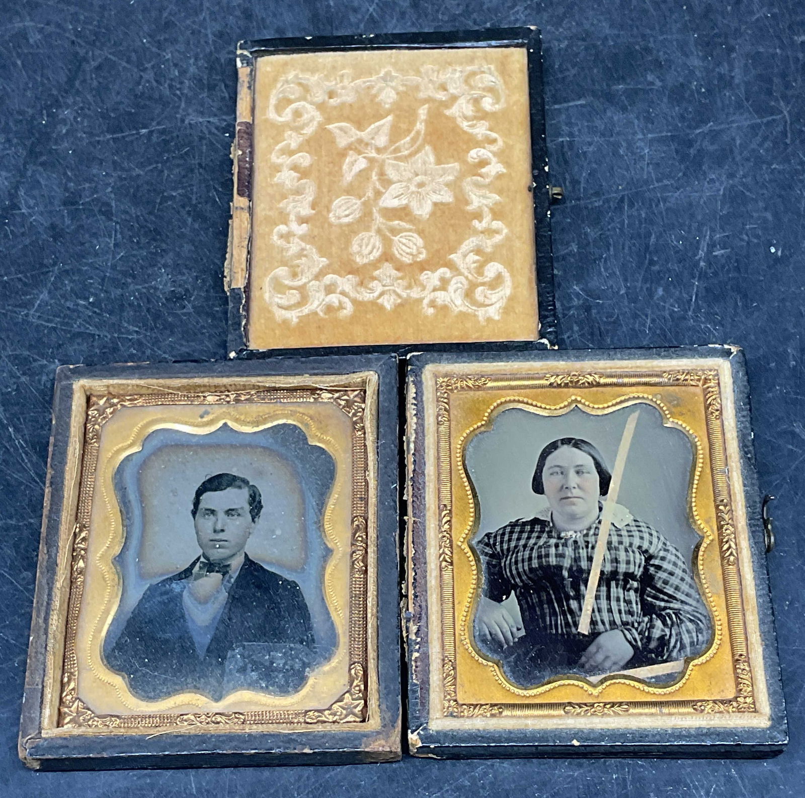 Lot 2 Antique Mid 19th Century Photographs (1 of 6)