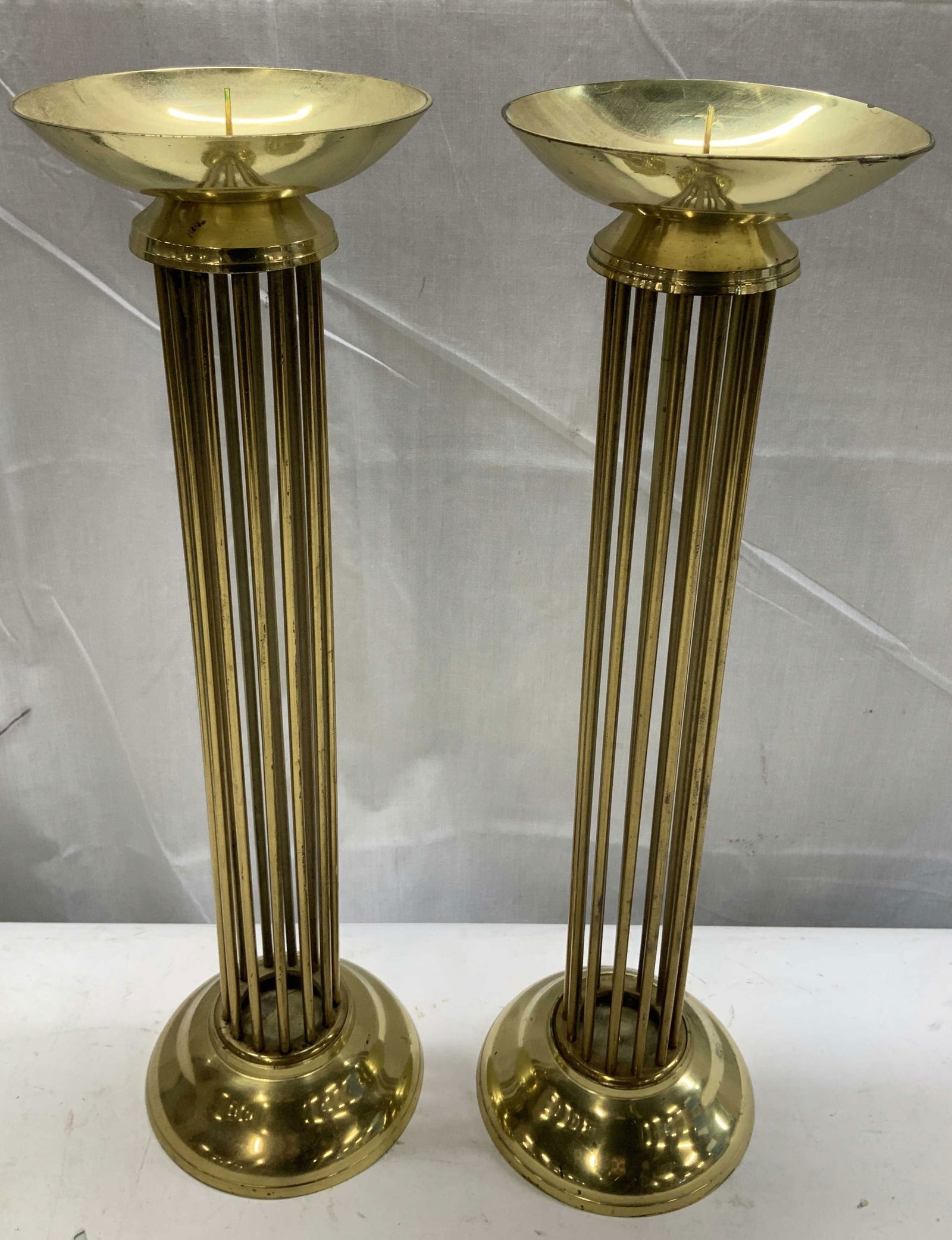 Pr Vtg Hllywd Rgncy Brass Pillar Candle Hldrs 17in (1 of 8)