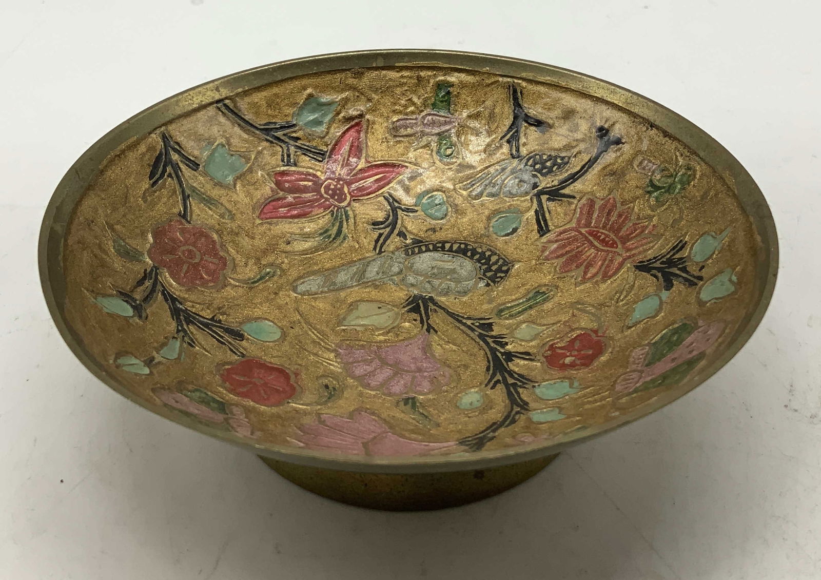 Vtg Brass Hand Painted Floral Trinket Dish: Vintage brass trinket dish featuring hand-painted floral & butterfly motifs. Footed base. Surface wear consistent to age, use & exposure. Measurements: length 4in x width 4in x height 1.2in. Vintage b