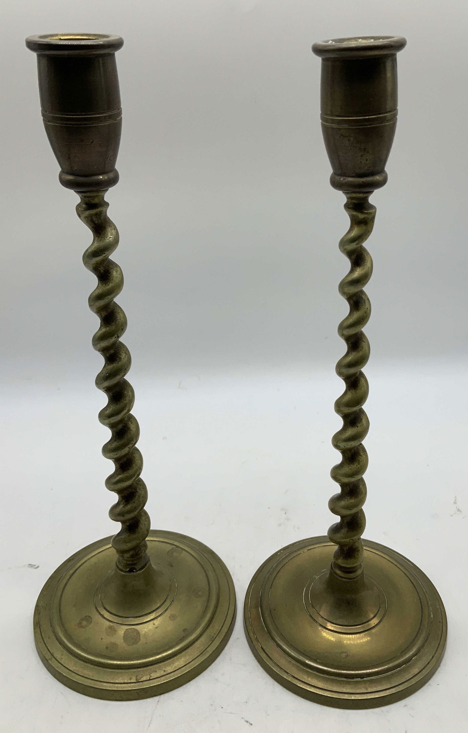 Pair Vtg Brass Barley Twist Candlestick Holders (1 of 7)