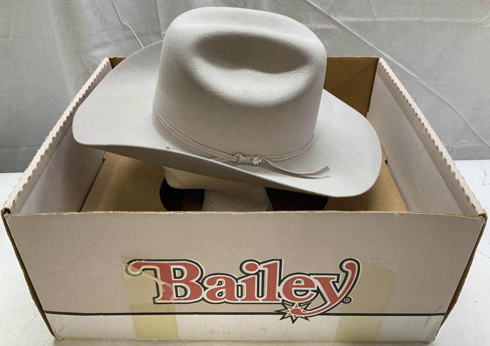 Bailey Ranchero Silver Belly Cowboy Hat W Org Bx: Size 7 1/4. 58. Made in USA. Bailey ranchero cowboy hat in a silver belly color & features a silver toned accent. Beaver fur felt. Signed & marked. Reads, BAILEY BEAVER XXX. Surface wear consistent to