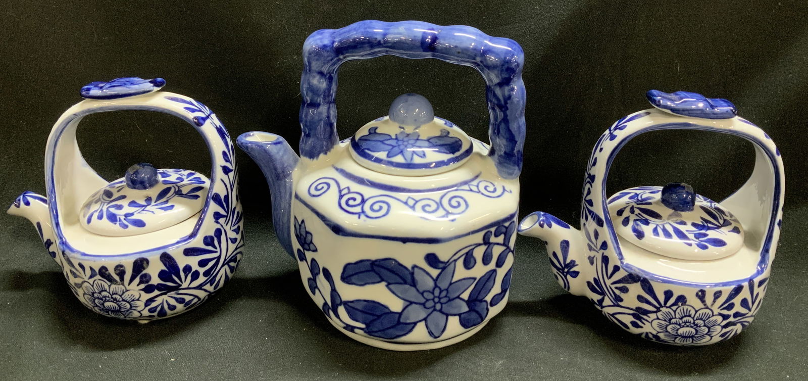3 Vtg Blue & White Floral Porc Teapots NANTUCKET+ (1 of 7)