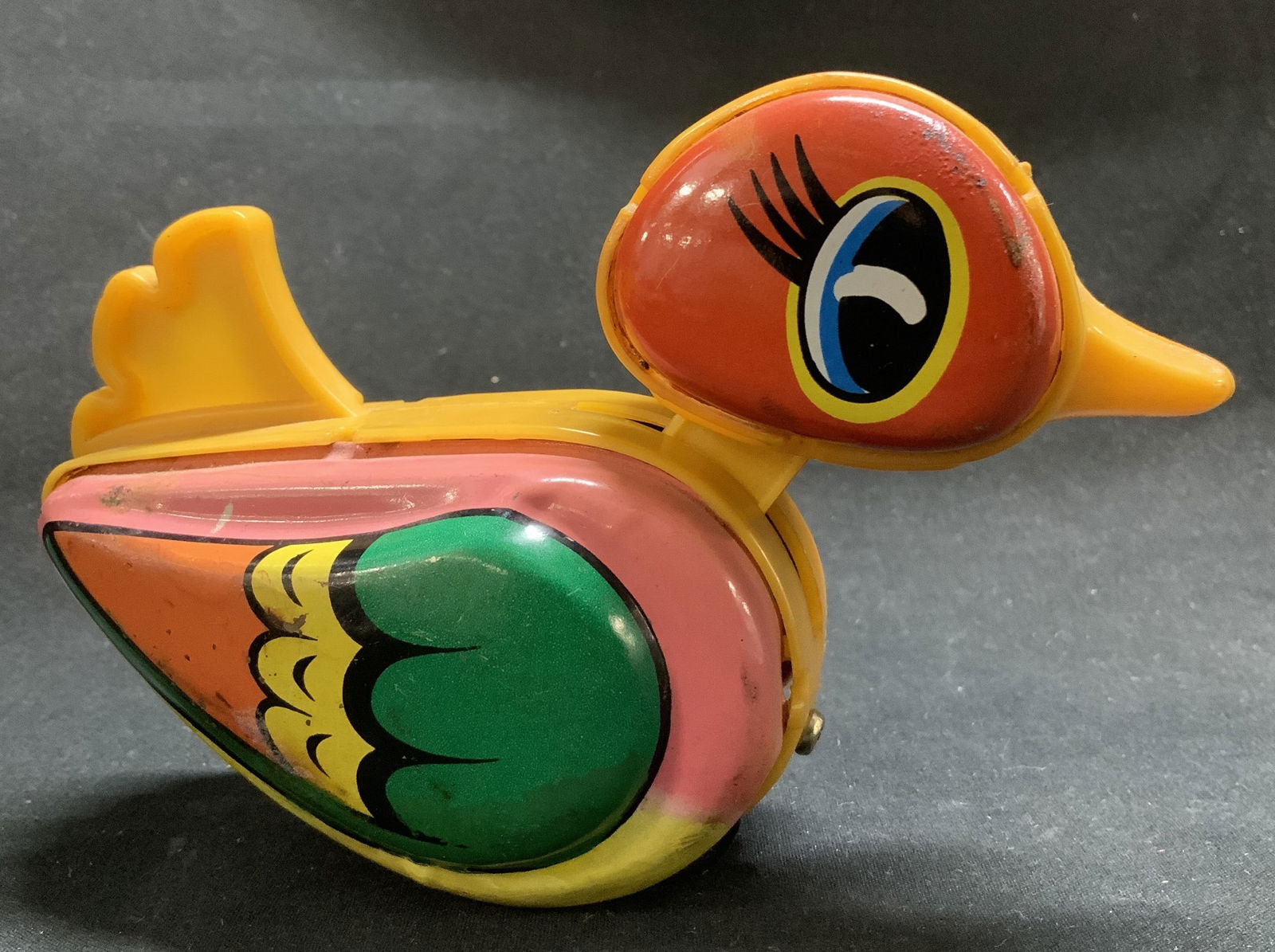 Vintage Wind Up Tin Duck Toy KOREA (1 of 6)