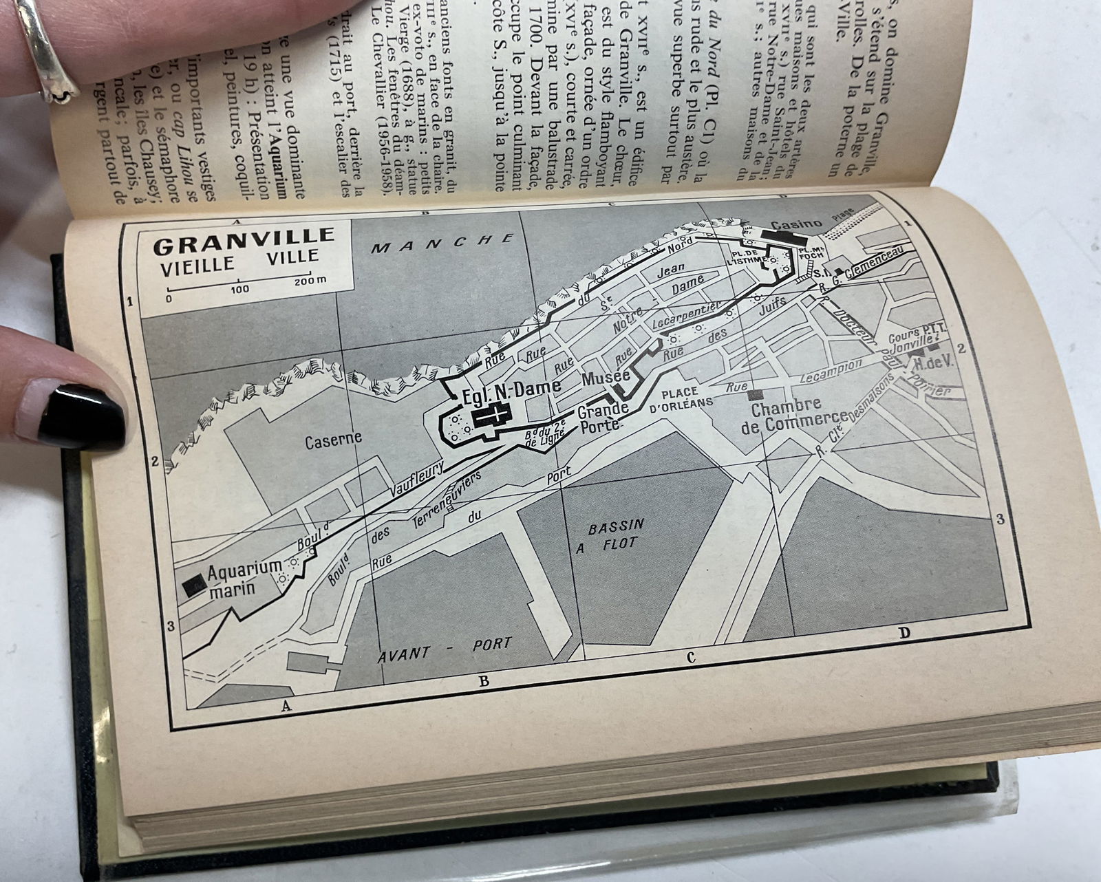 Normandie Les Guides Bleus Illus Bk 1972+: Normandie Les Guides Bleus Cles du Monde. Les Guides Bleus Sous La Direction De Francis Ambriere. Published by Librairie Hachette, 1972. Hard cover book with clear book jacket. Text reads in French. F