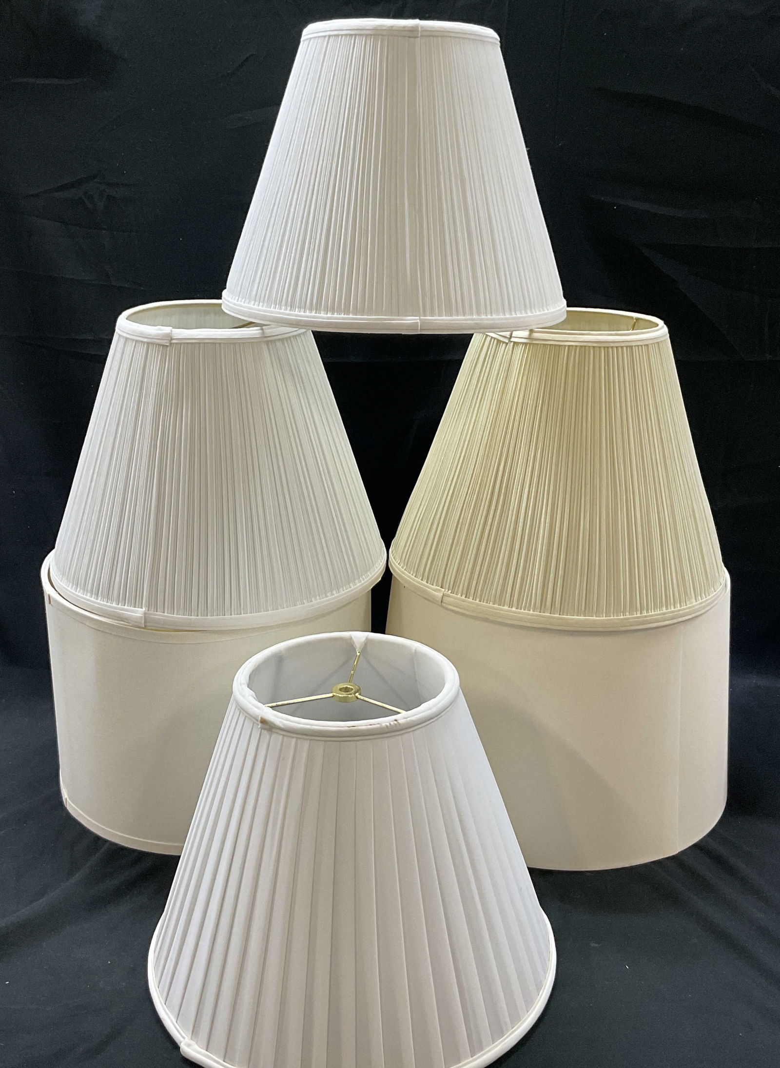Lot 6 Vintage White Fabric Lamp Shades (1 of 12)