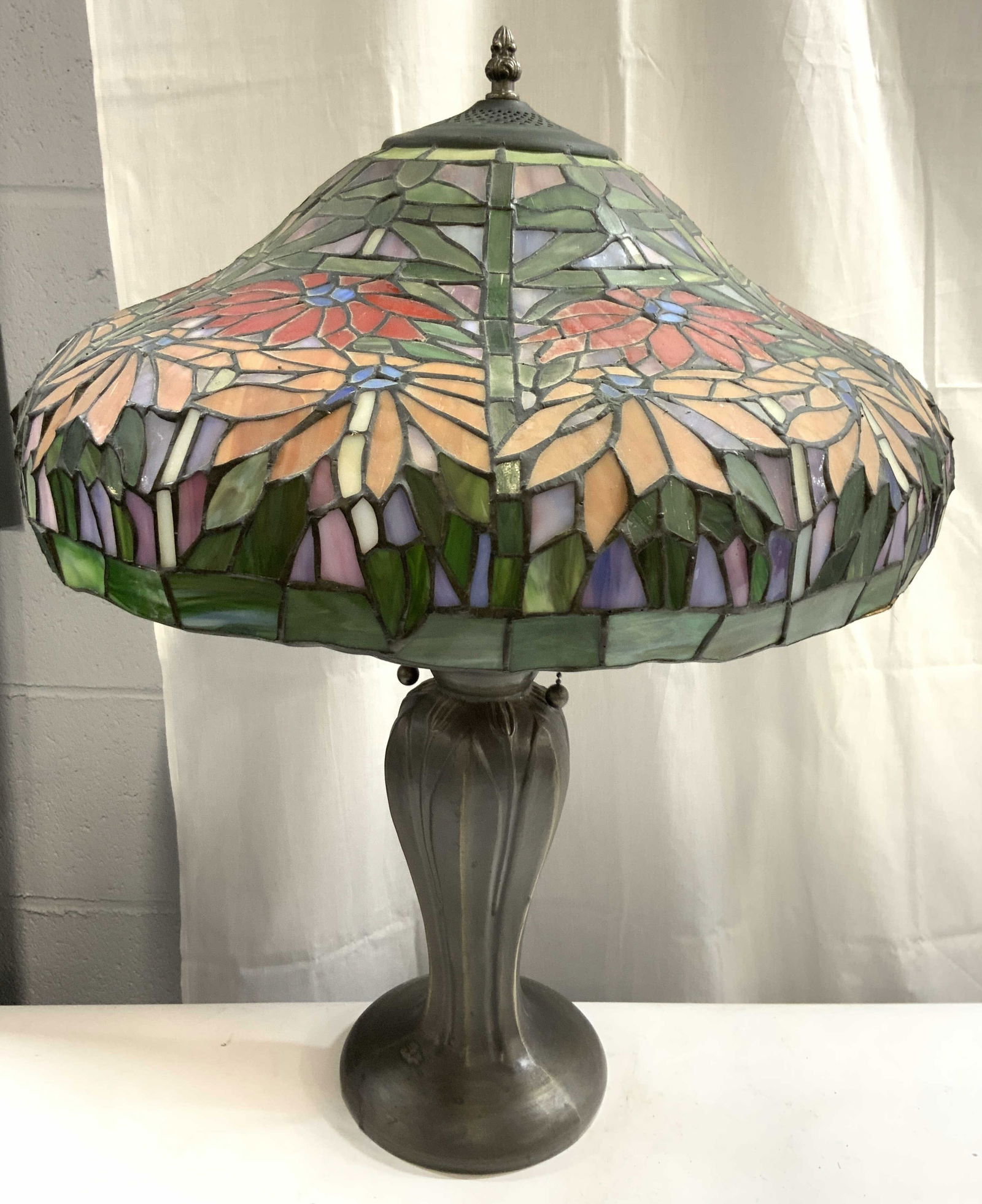 Tiffany Style Stained Glass Shade Table Lamp (1 of 10)