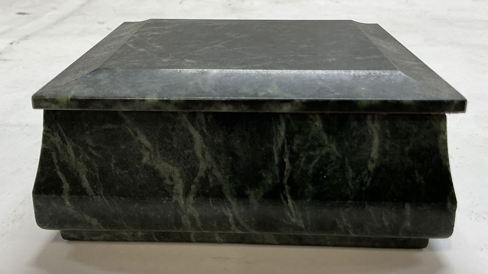 Vintage Carved Jade Lidded Trinket Box (1 of 10)