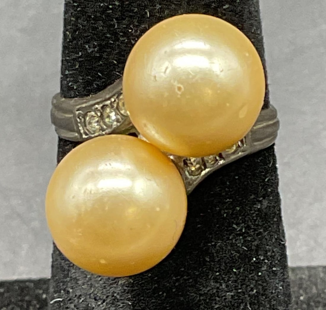 Vintage Sterling Silver Faux Pearl Ring (1 of 6)