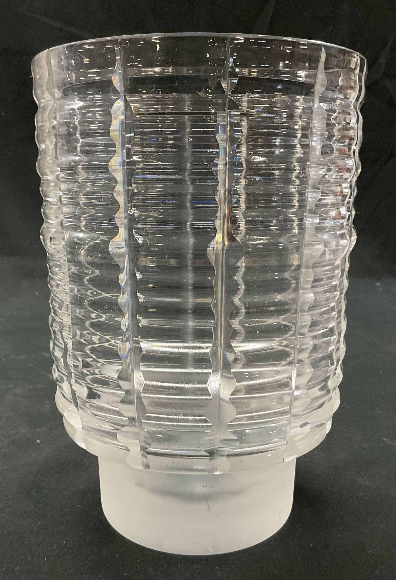 SGND Vintage Geometric Crystal Ribbed Vase (1 of 7)