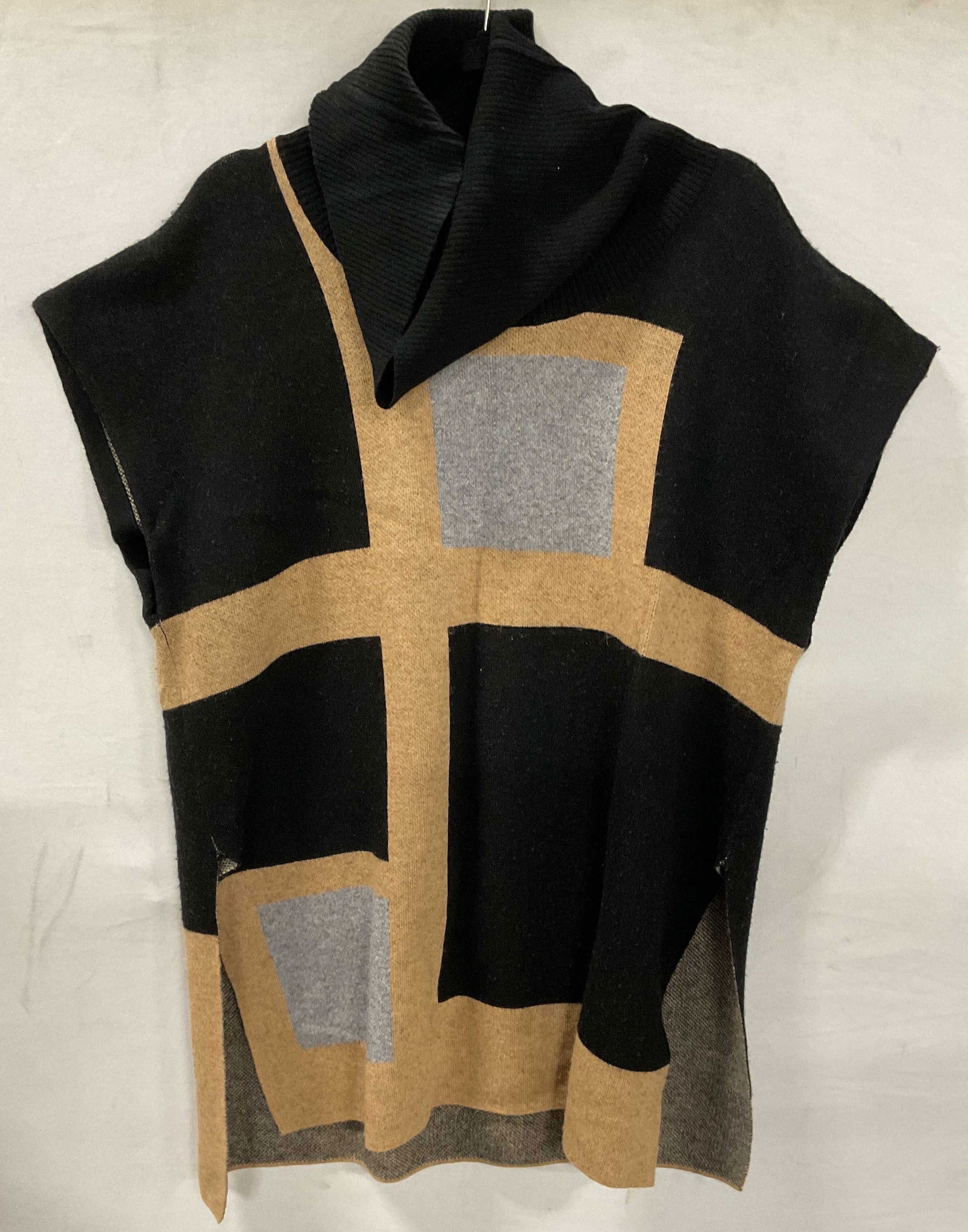 BCBG MaxAzria Black Tan Sleeveless Sweater (1 of 6)