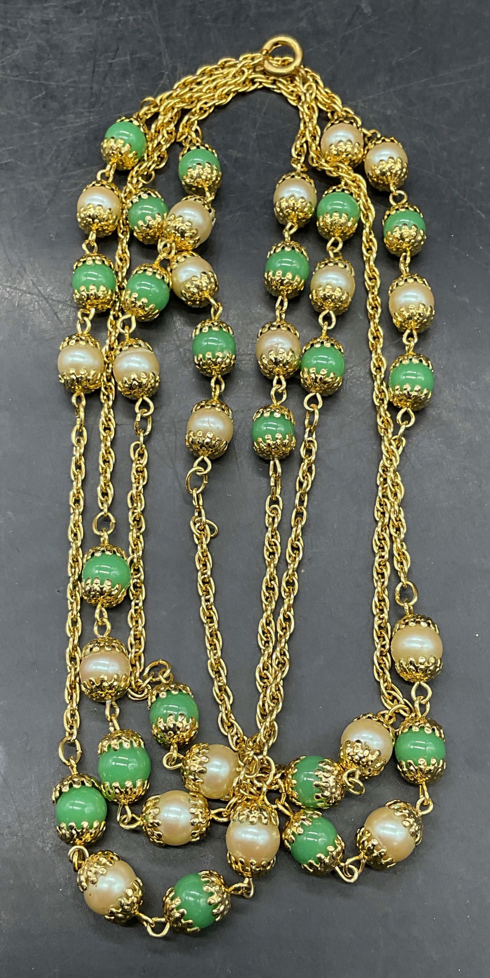 Vtg Gold Tn faux Jade & Pearl Necklace: Vintage gold tone necklace with faux jade and faux pearls. Drop length approx 27 inches. Some scratching. Jewelry, estate jewelry, costume jewelry, cocktail jewelry, fashion jewelry, accessories, fash