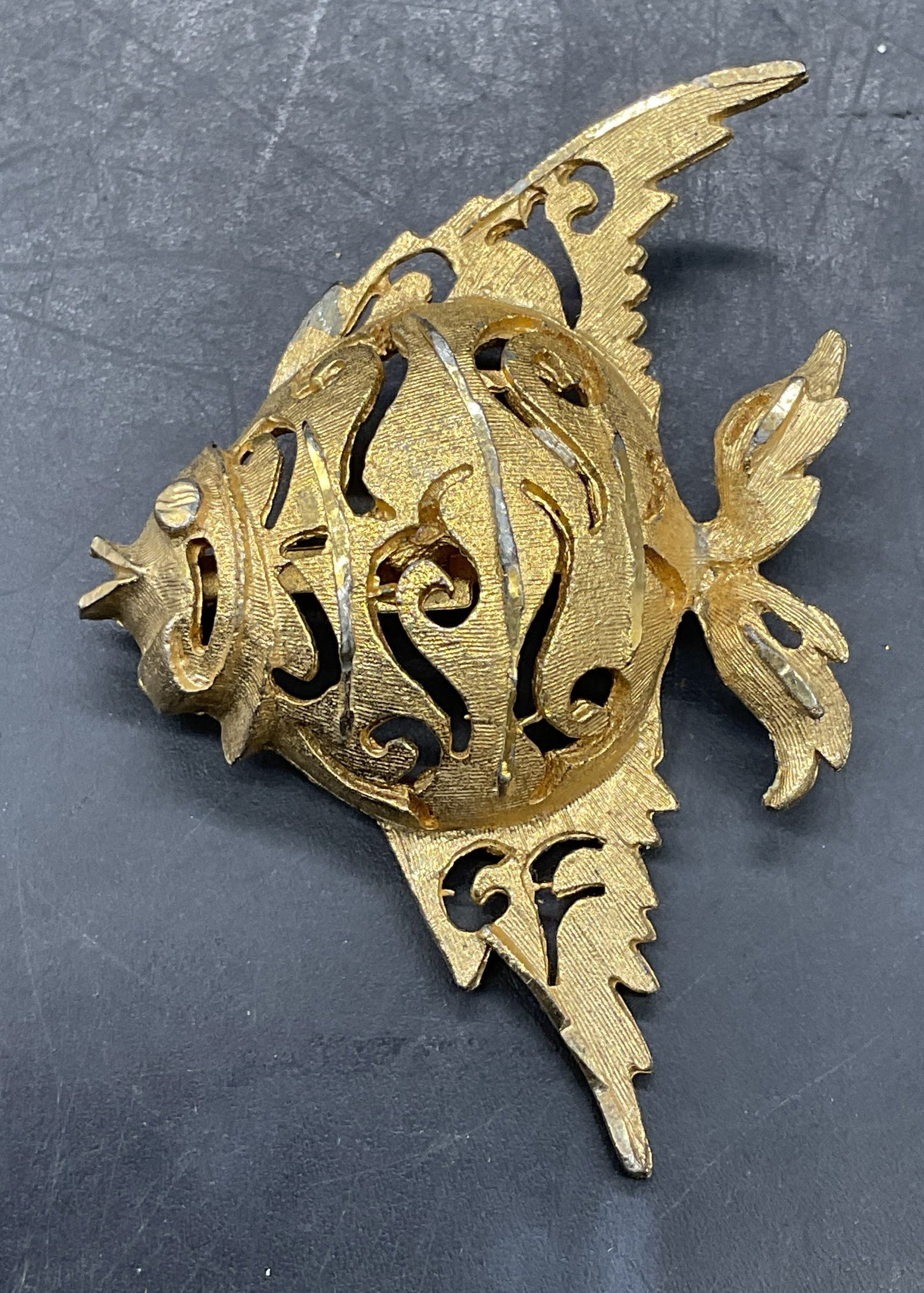 Vintage Gold Tone Angel Fish Brooch: Vintage gold tone pierced angel fish brooch. Measures approx 2 x 1.5 inches. Some scratching. Jewelry, estate jewelry, costume jewelry, cocktail jewelry, fashion jewelry, accessories, fashion accessor