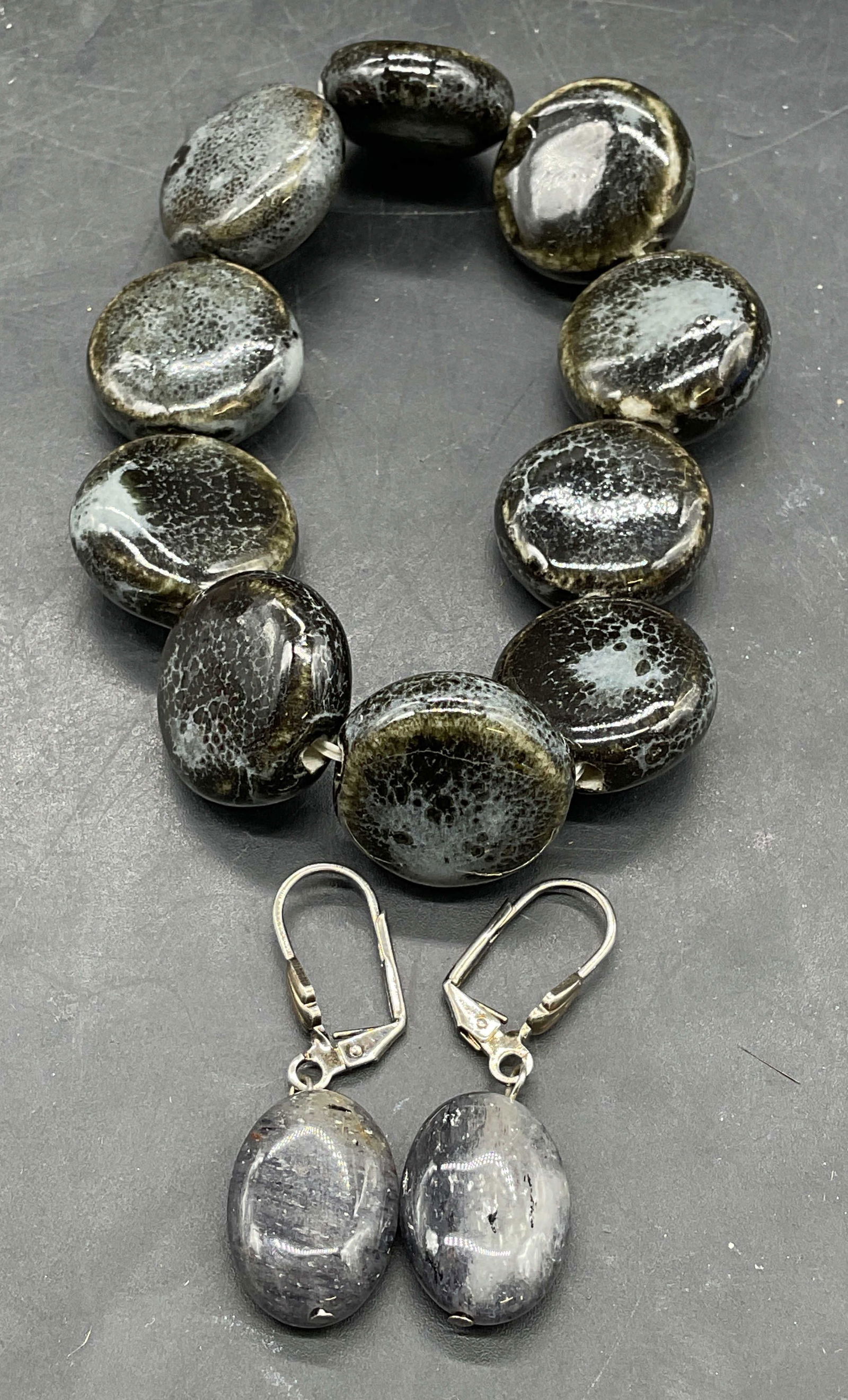 Lot 2 Semiprecious Earrings & Ceramic Bracelet (1 of 6)