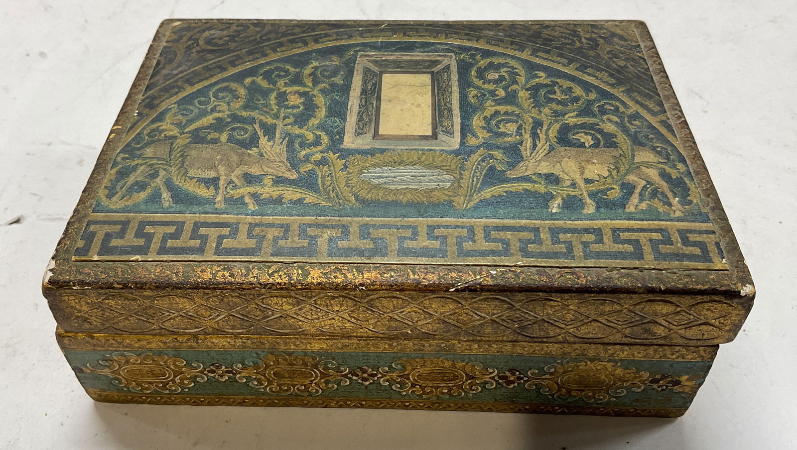 Vintage Florentine Gold Leaf Deco Trinket Box (1 of 12)