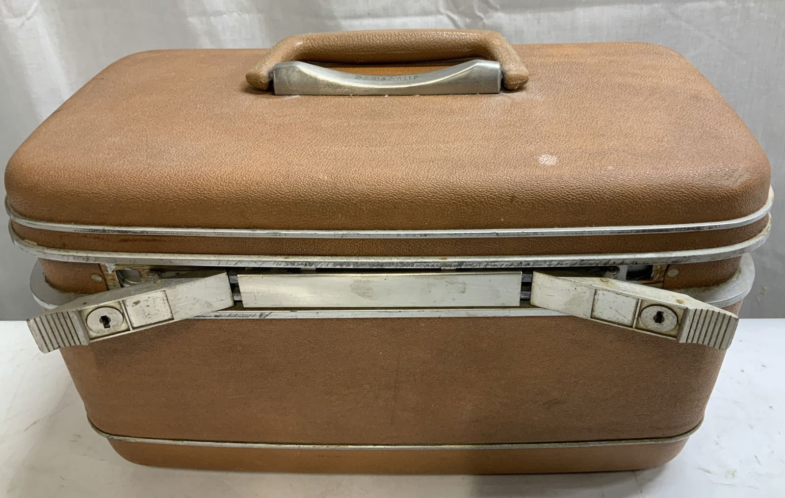 Vntg Samsonite Silhouette Style 1612 Train Case (1 of 7)