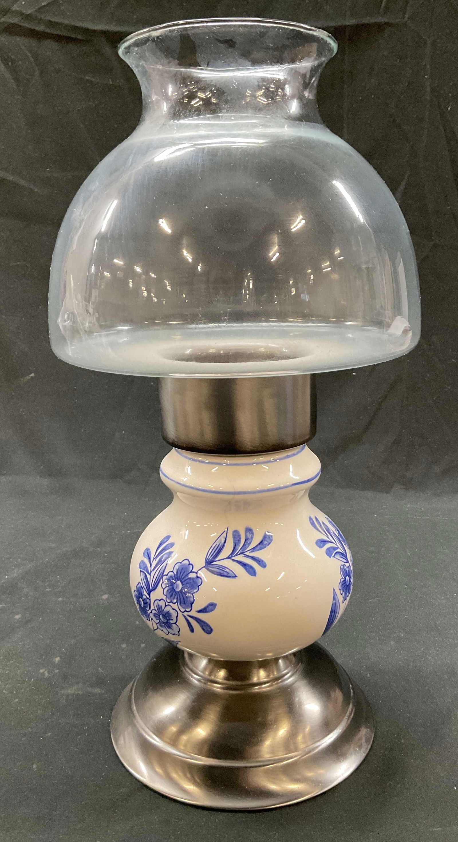 Vtg Porcelain & Metal Oil Lamp W Hurricane Cover (1 of 8)