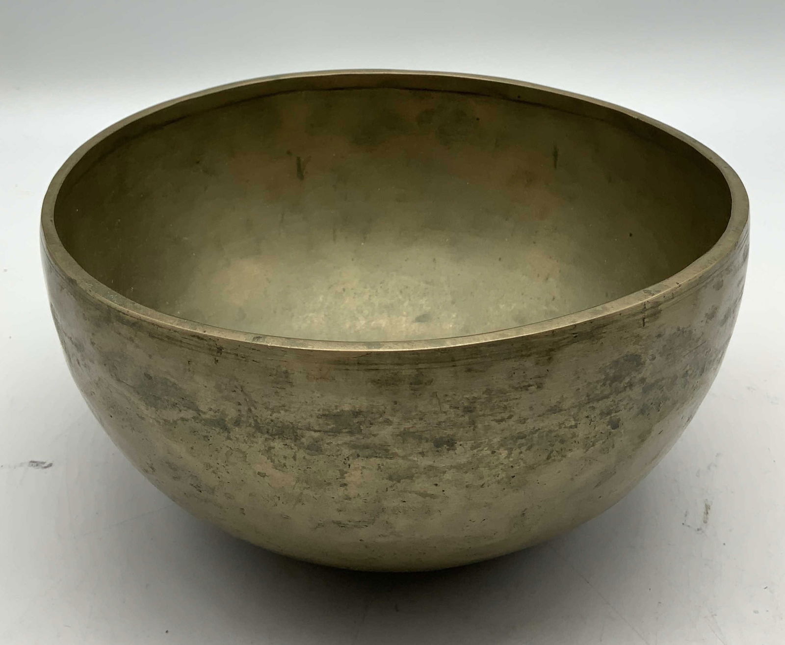 Vtg Hand Hammered Brass Bowl NEPAL (1 of 6)