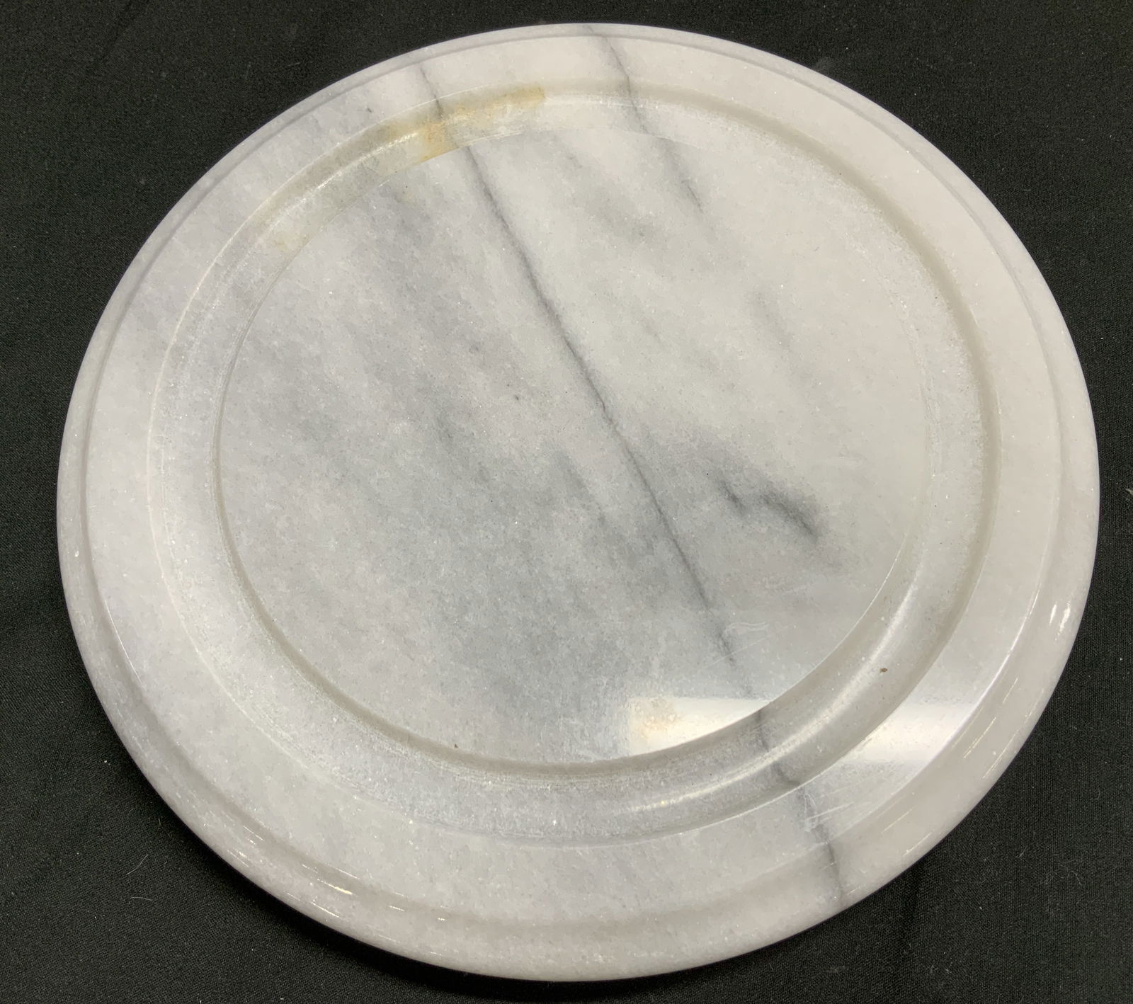 White Marble Footed Cheese Board (1 of 6)