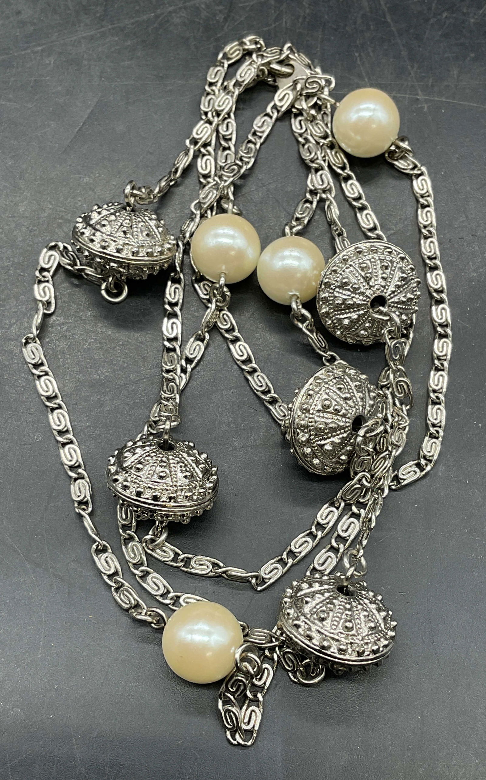 Vintage Avon Silver Tone Faux Pearl Necklace (1 of 6)