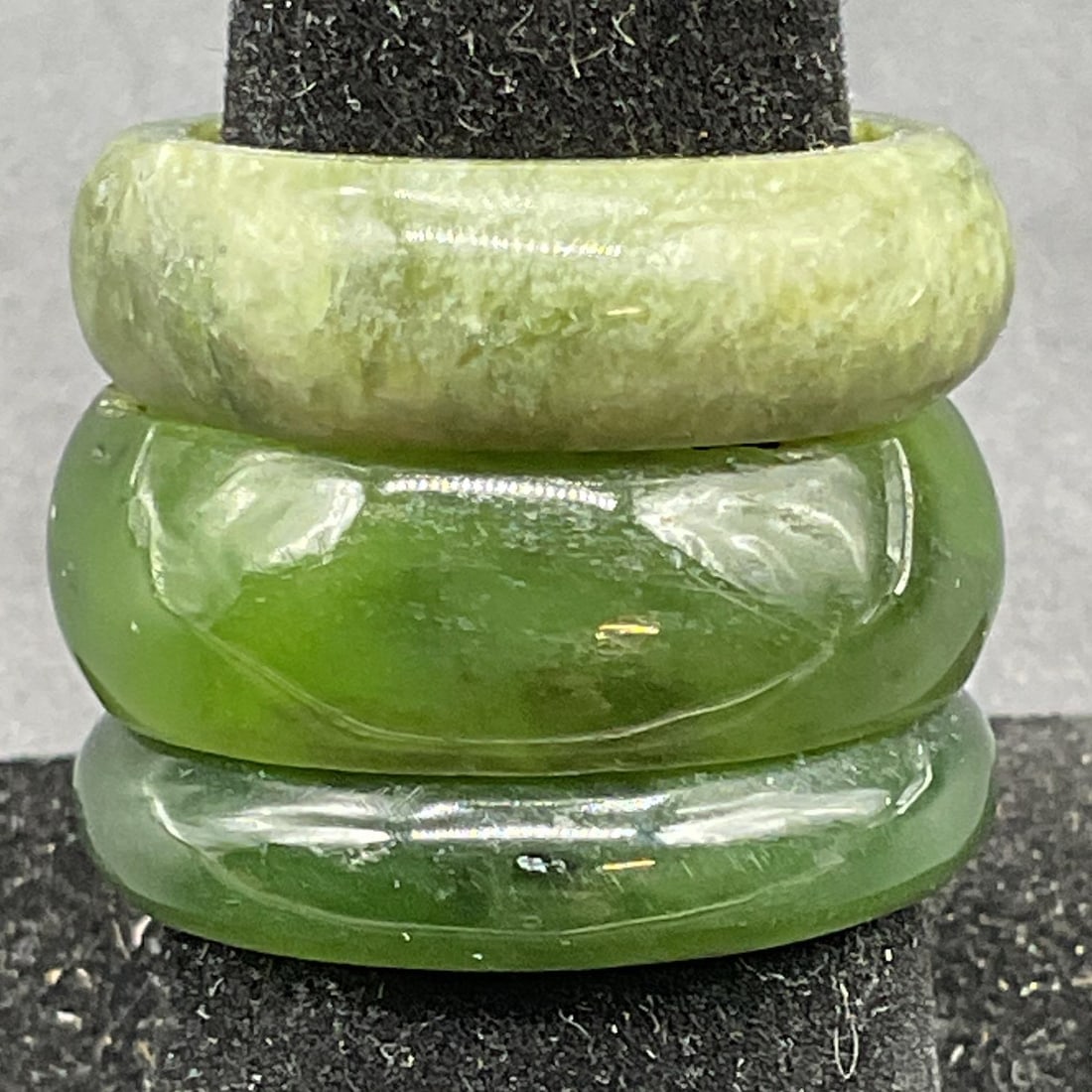 Lot 3 Vintage Jade Band Rings (1 of 6)