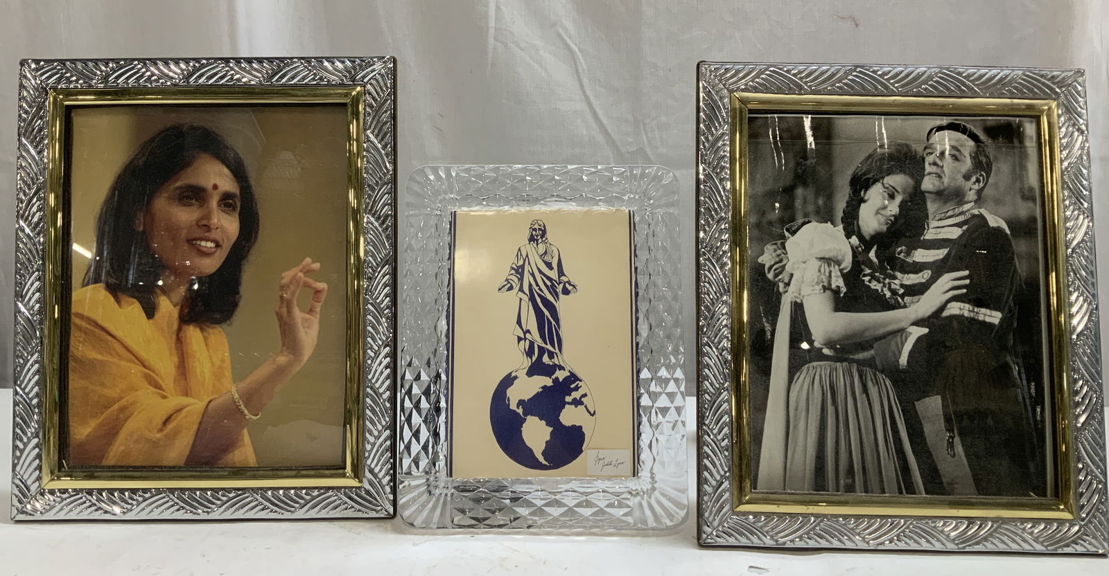 Lot 3 Silver Toned & Glass Frames W Photos (1 of 6)
