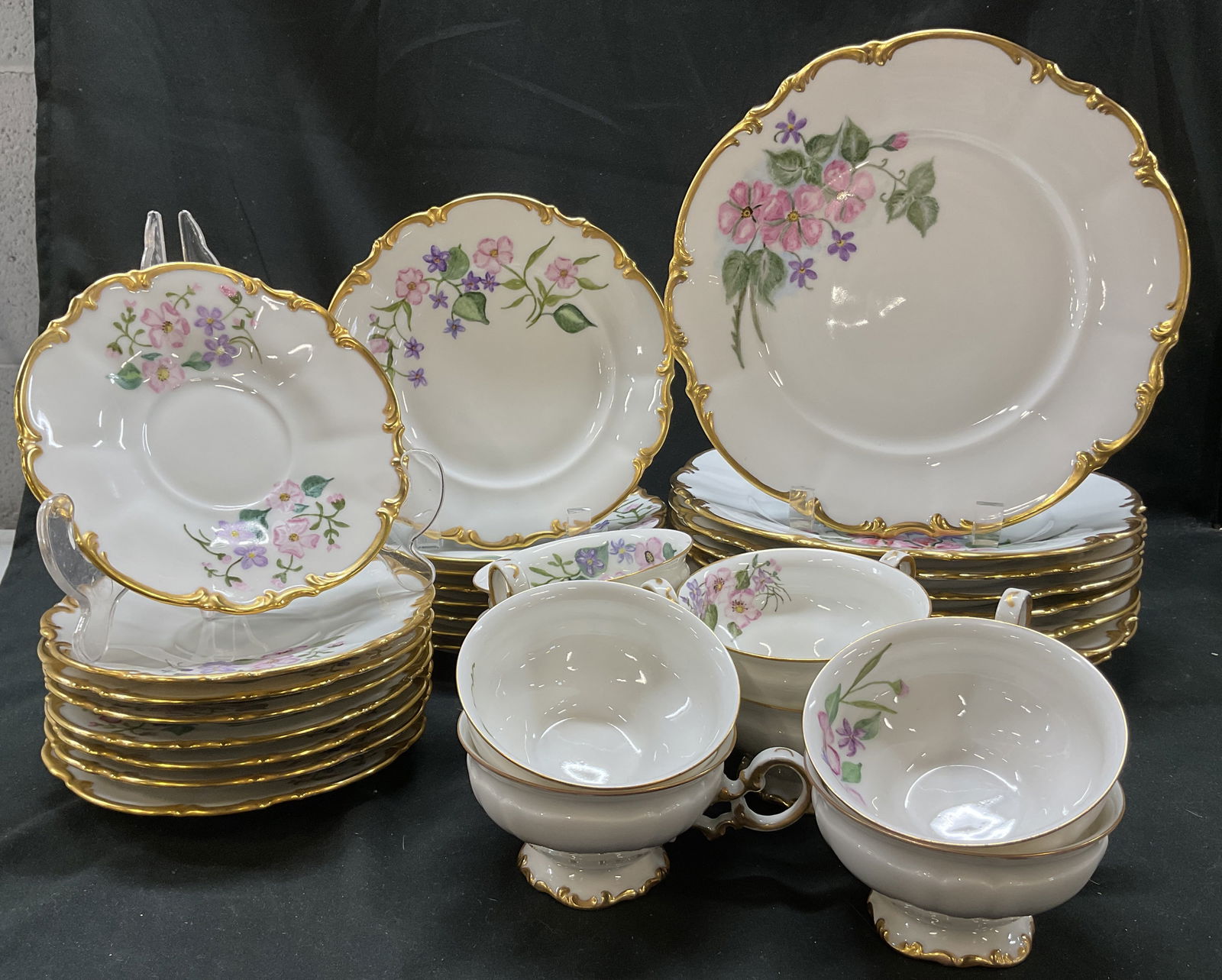 Set 32 SGND Hutschenreuther Selb Dishes Germany (1 of 20)