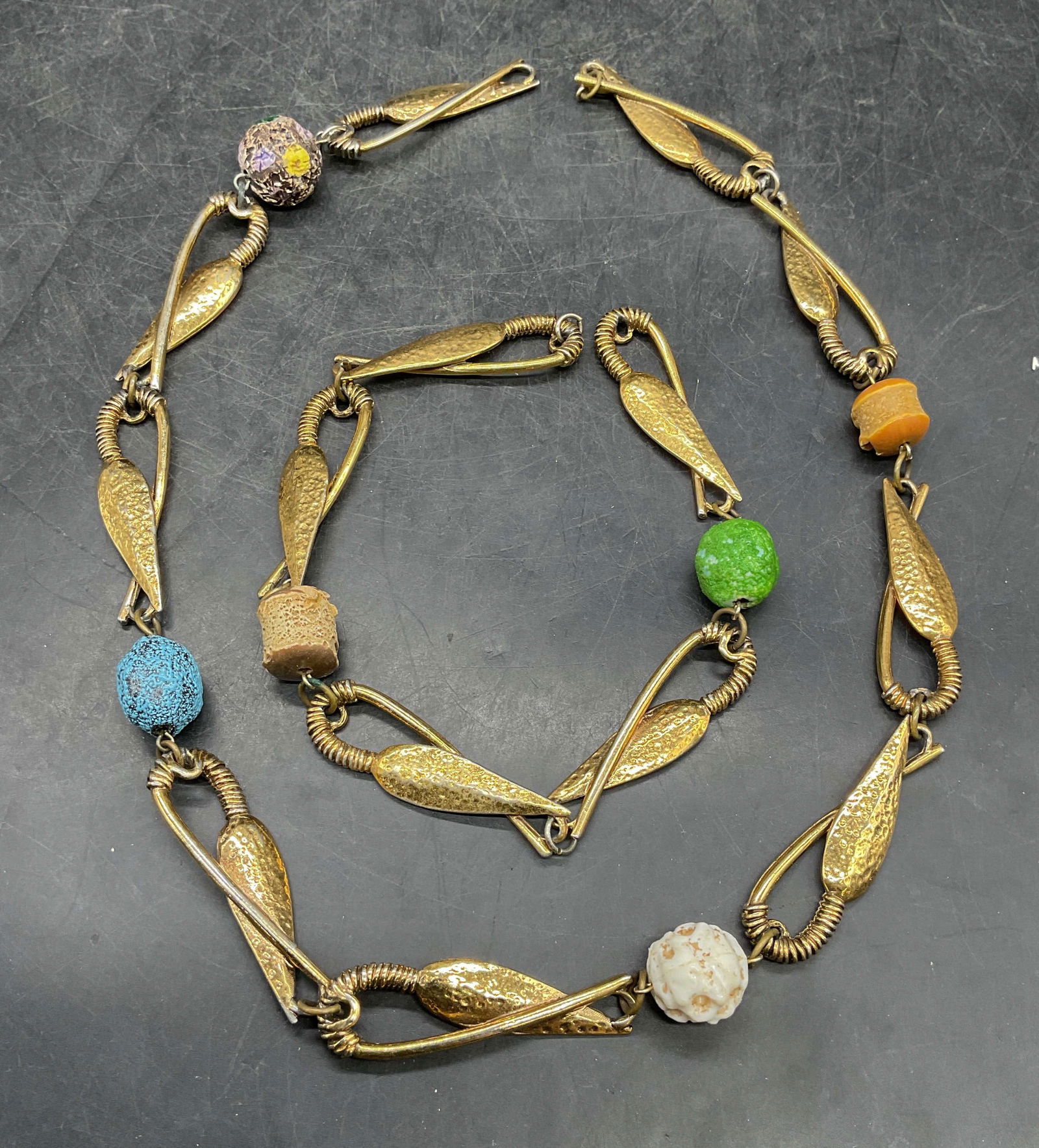 Lot 2 Vtg Gold Tone Necklace & Bracelet (1 of 6)