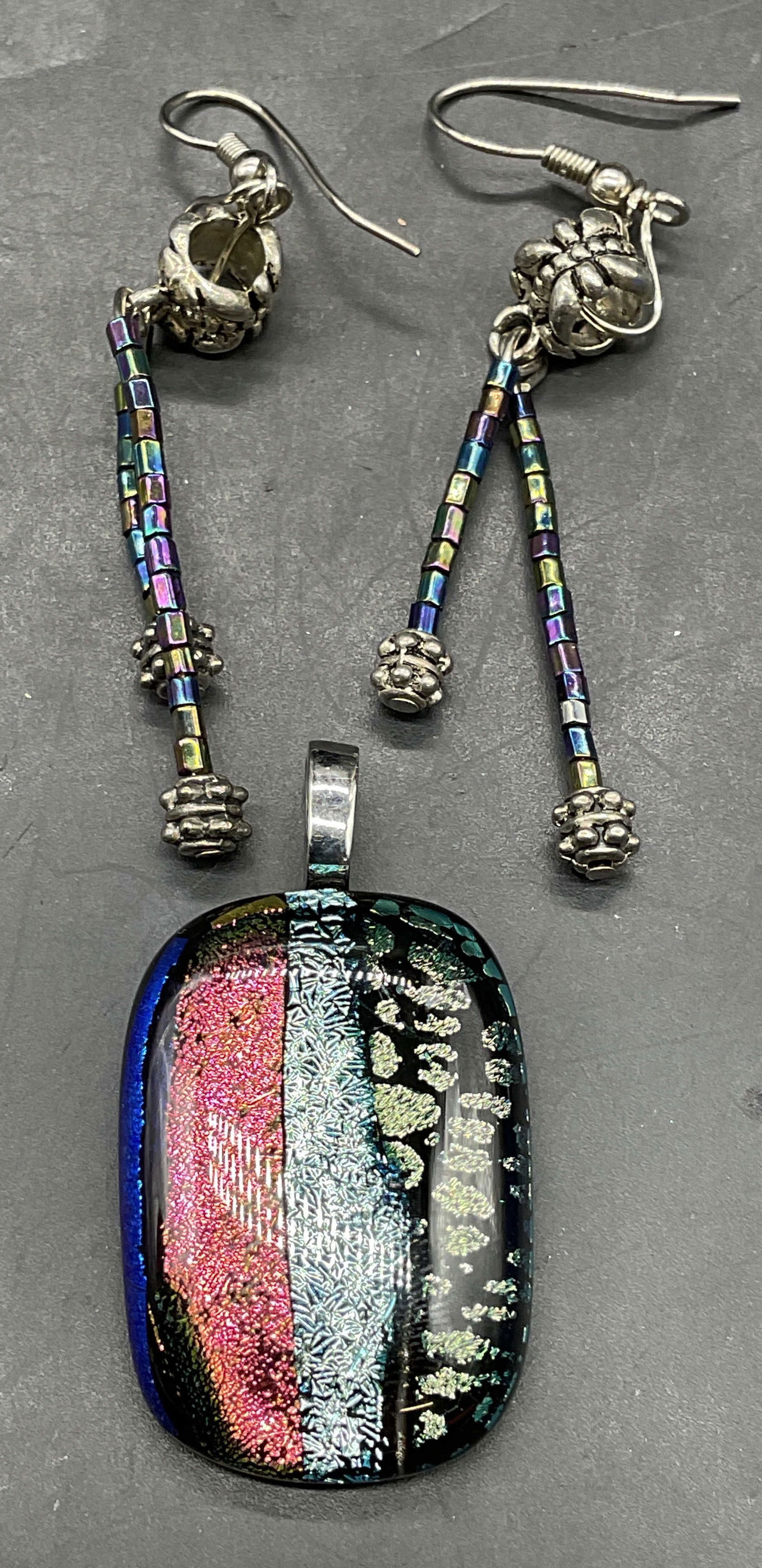 Lot 2 Iridescent Art Glass Pendant, Earrings (1 of 6)