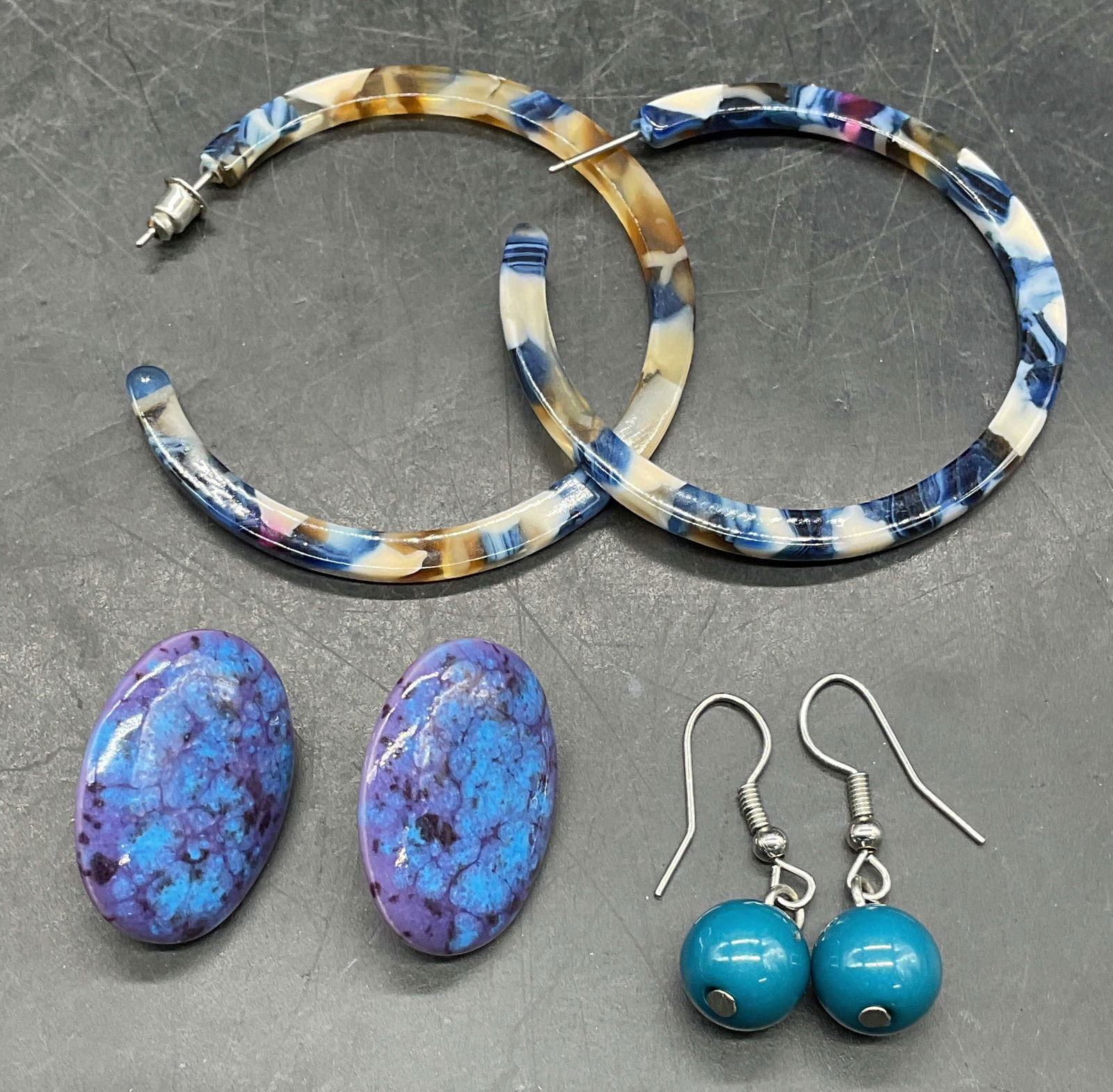 Lot 3 Blue Ceramic & Lucite Earrings (1 of 6)