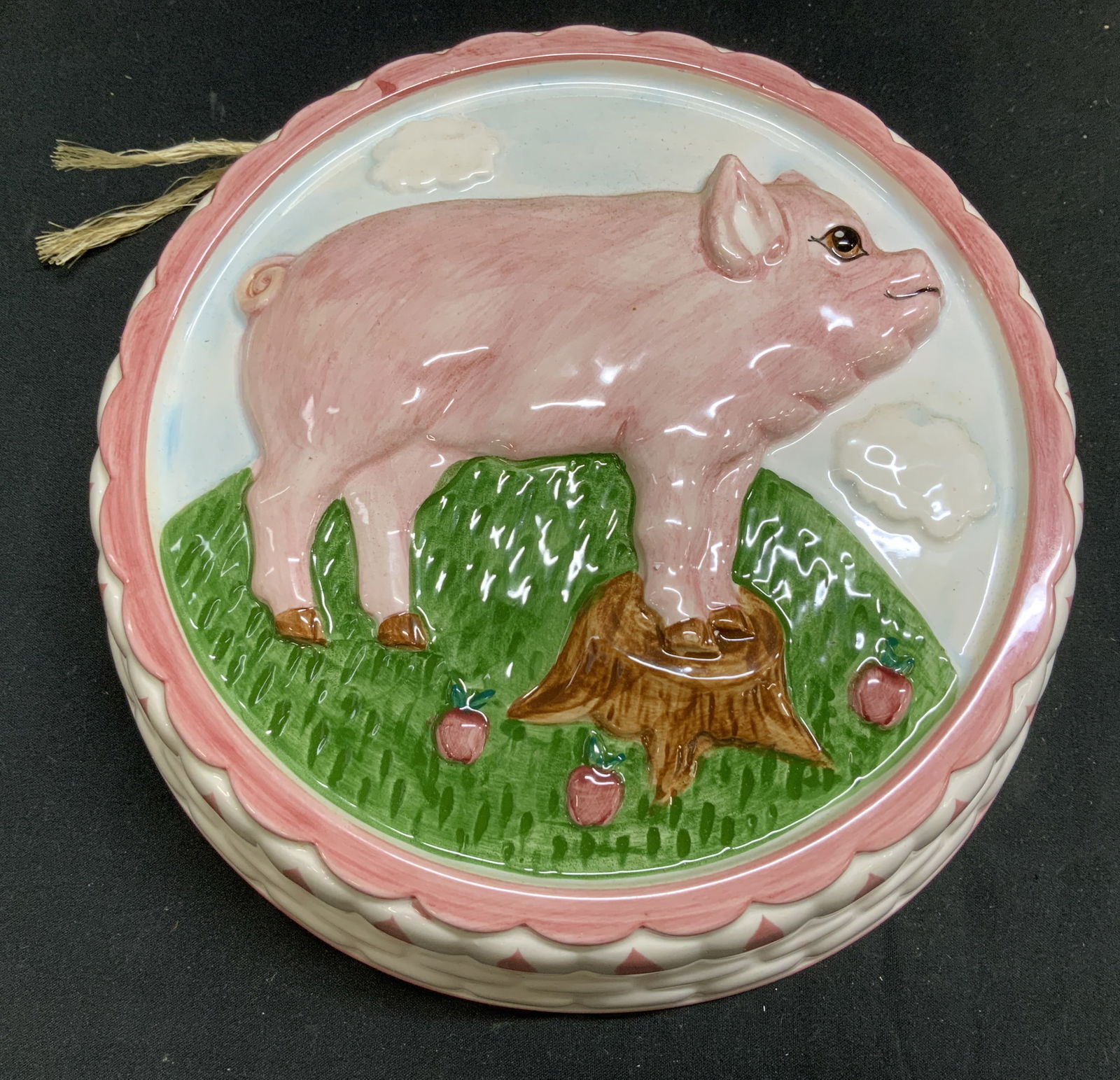 Vtg Hand Painted Ceramic Pig Mold (1 of 6)
