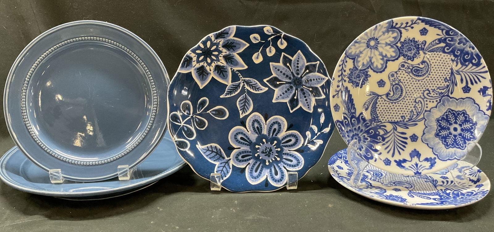 Lot 5 Pier 1 Imports, Threshold Blue Floral Plates (1 of 14)