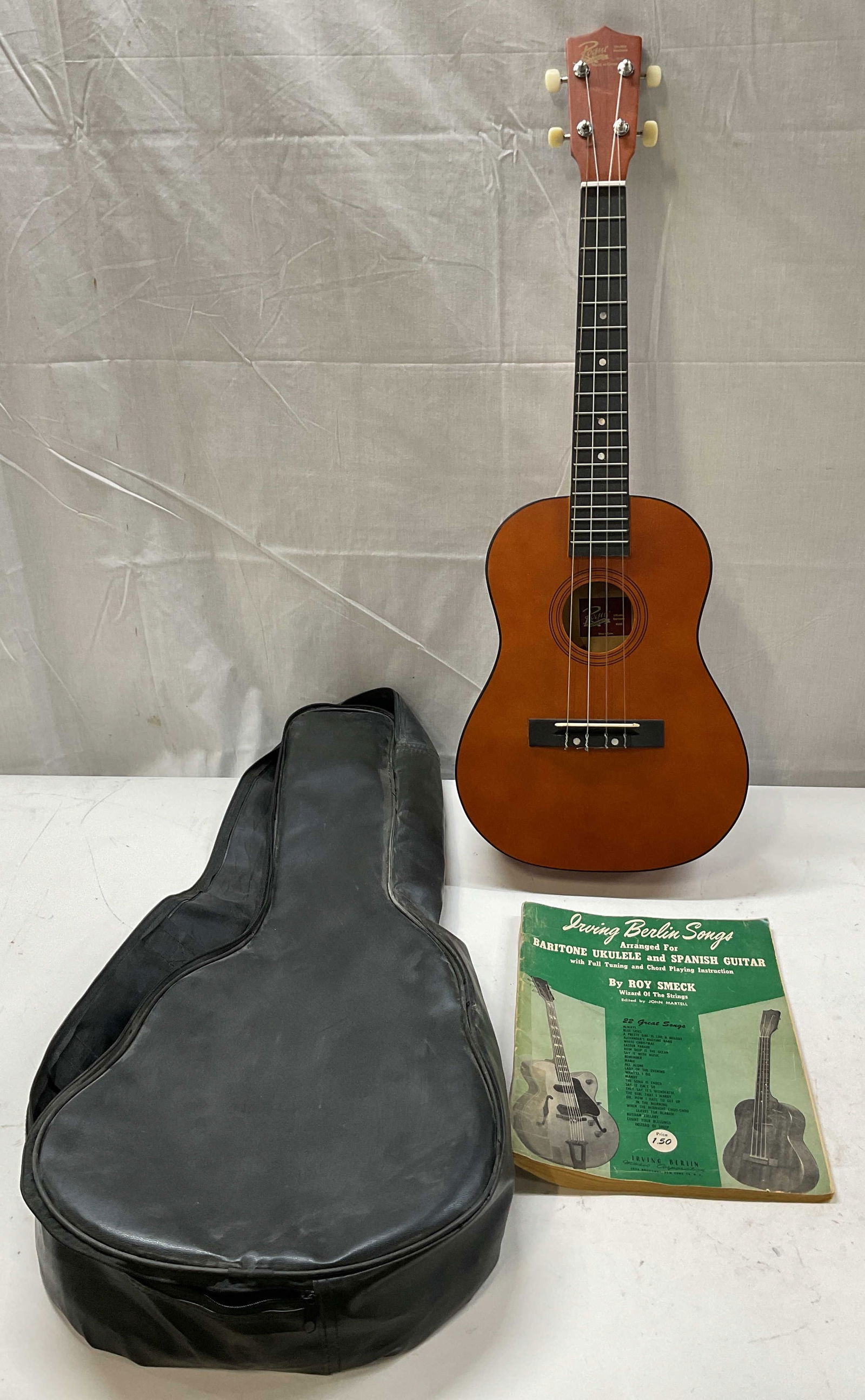 Rouge Wooden Ukulele W Case & Song Booklet (1 of 10)