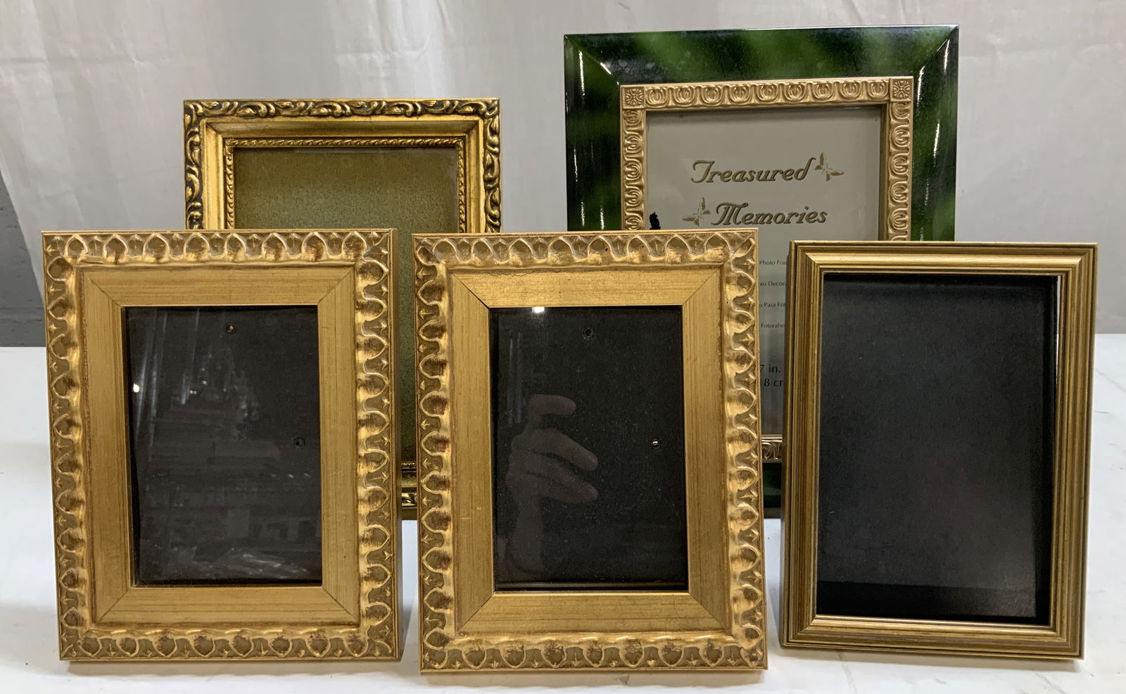 Lot 5 Assorted Decorative Gilt & more Frames: Lot includes, 4 decorative gilt frames & 1 frame with a resin border w gilt inner border. Assorted sizes. Surface wear consistent to age, use & exposure. Measurements: 5x7in. Assorted decorative