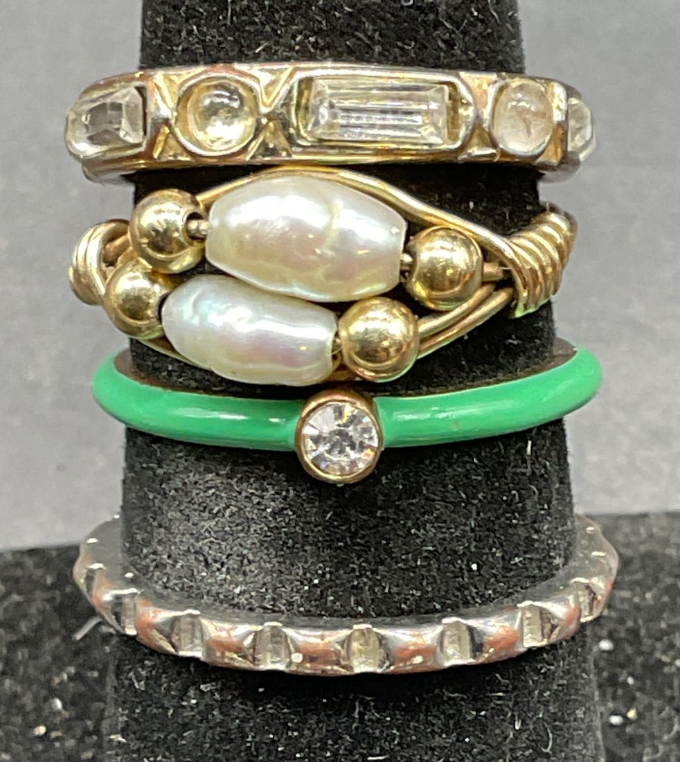 Lot 4 Vintage Silver & Gold Tone Rings (1 of 6)