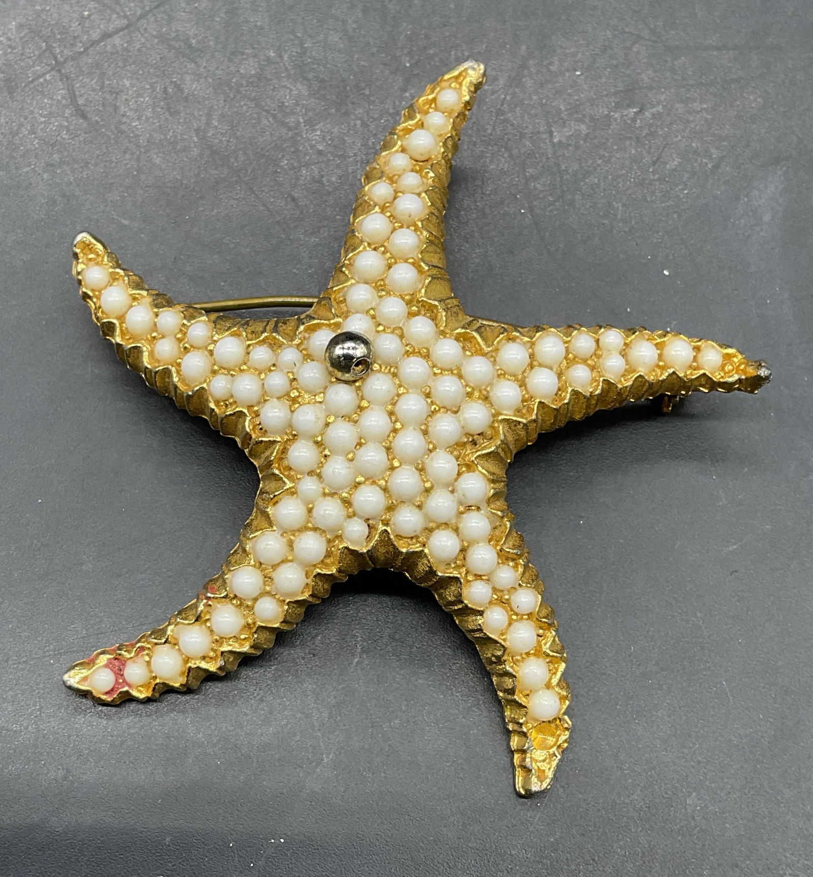 Vintage Gold Tone Faux Pearl Starfish Brooch (1 of 6)